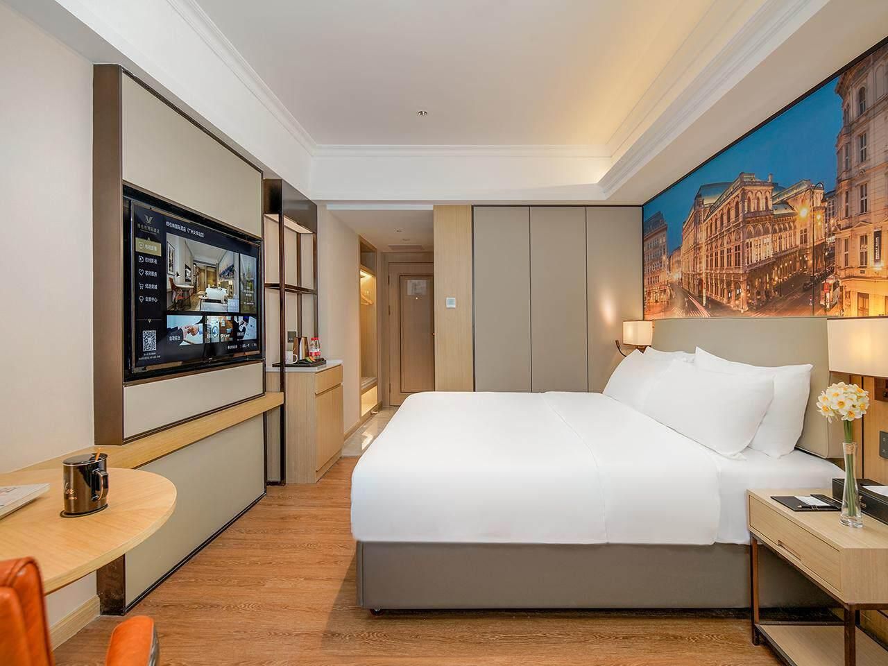 Business King Room