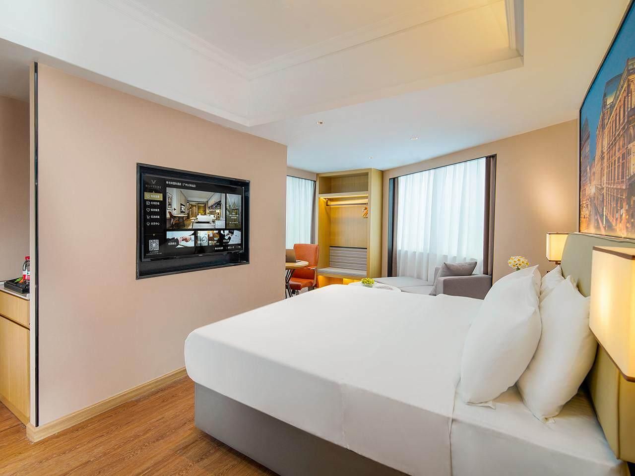 Business King Room