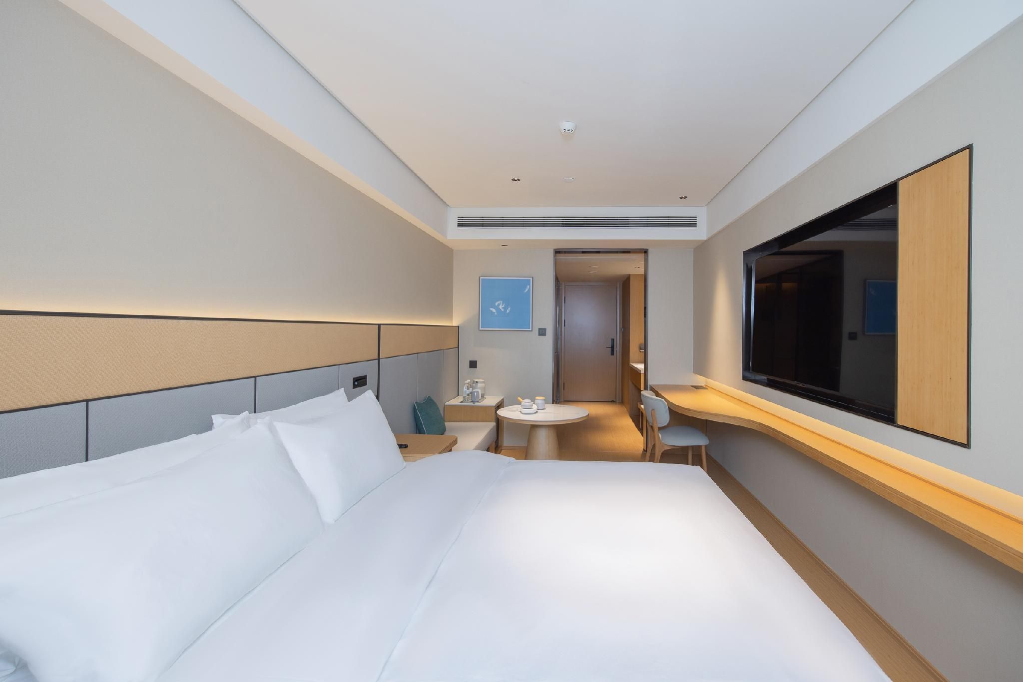 Hotel Queen Room