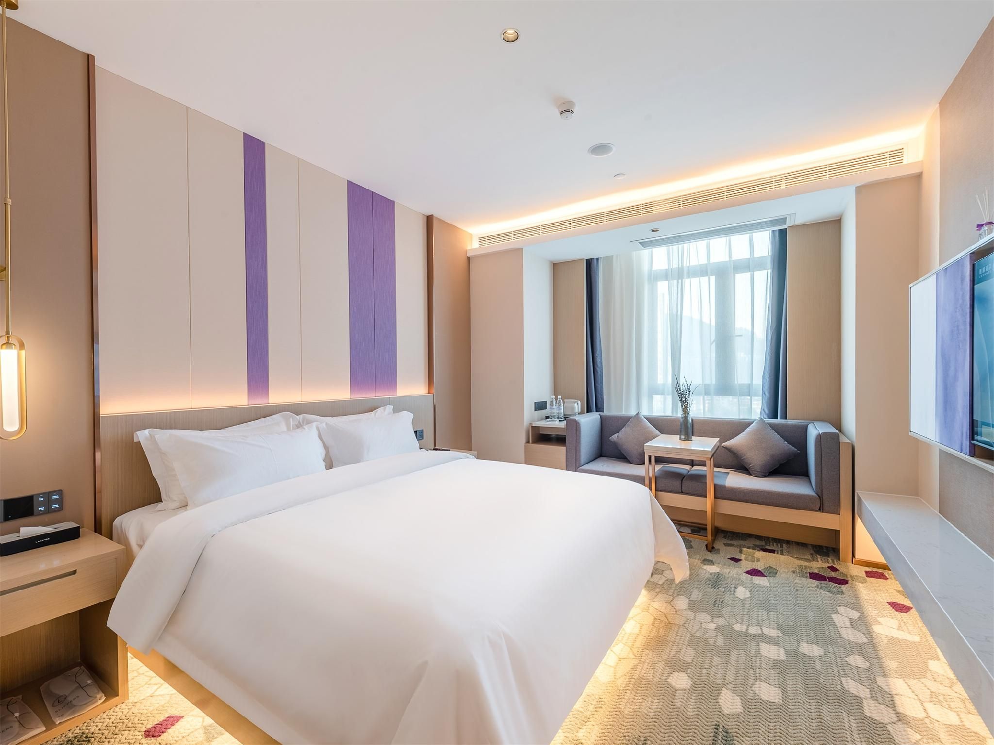 Business King Room