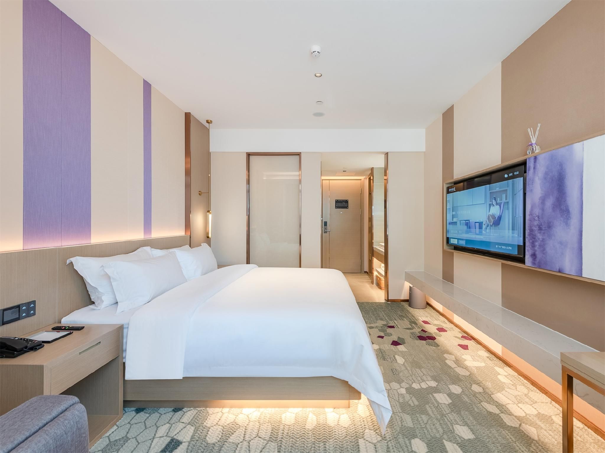 Business King Room