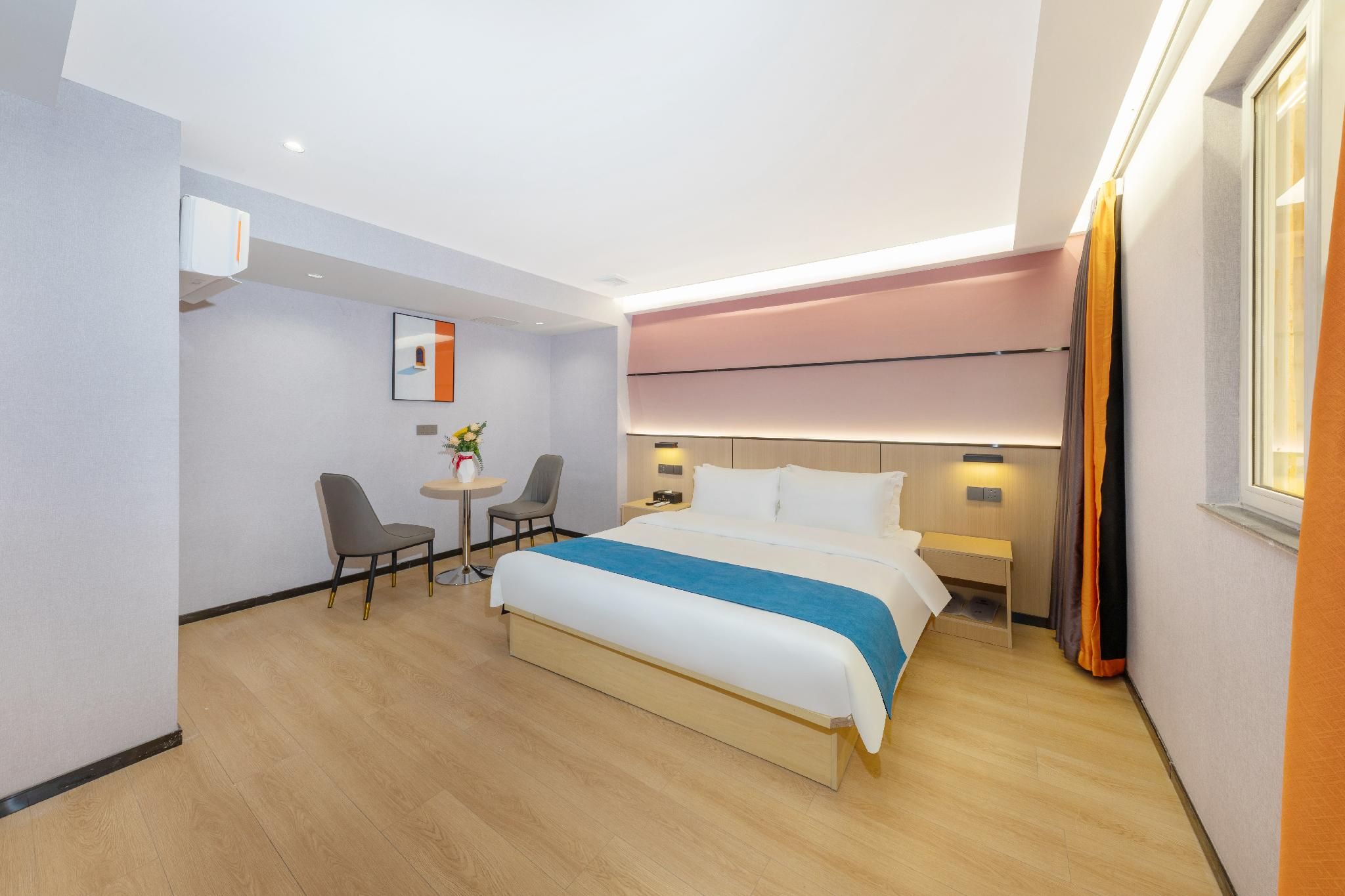 Queen Room