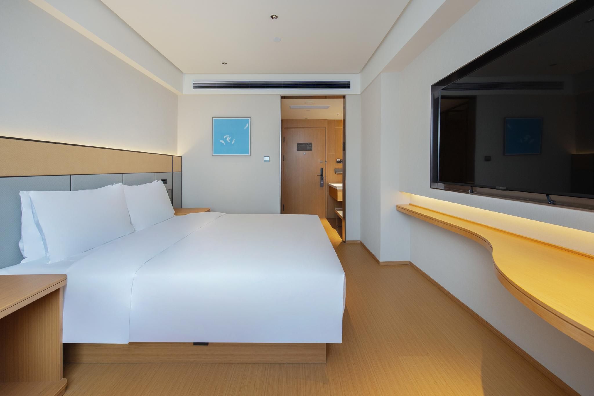 Business Queen Room