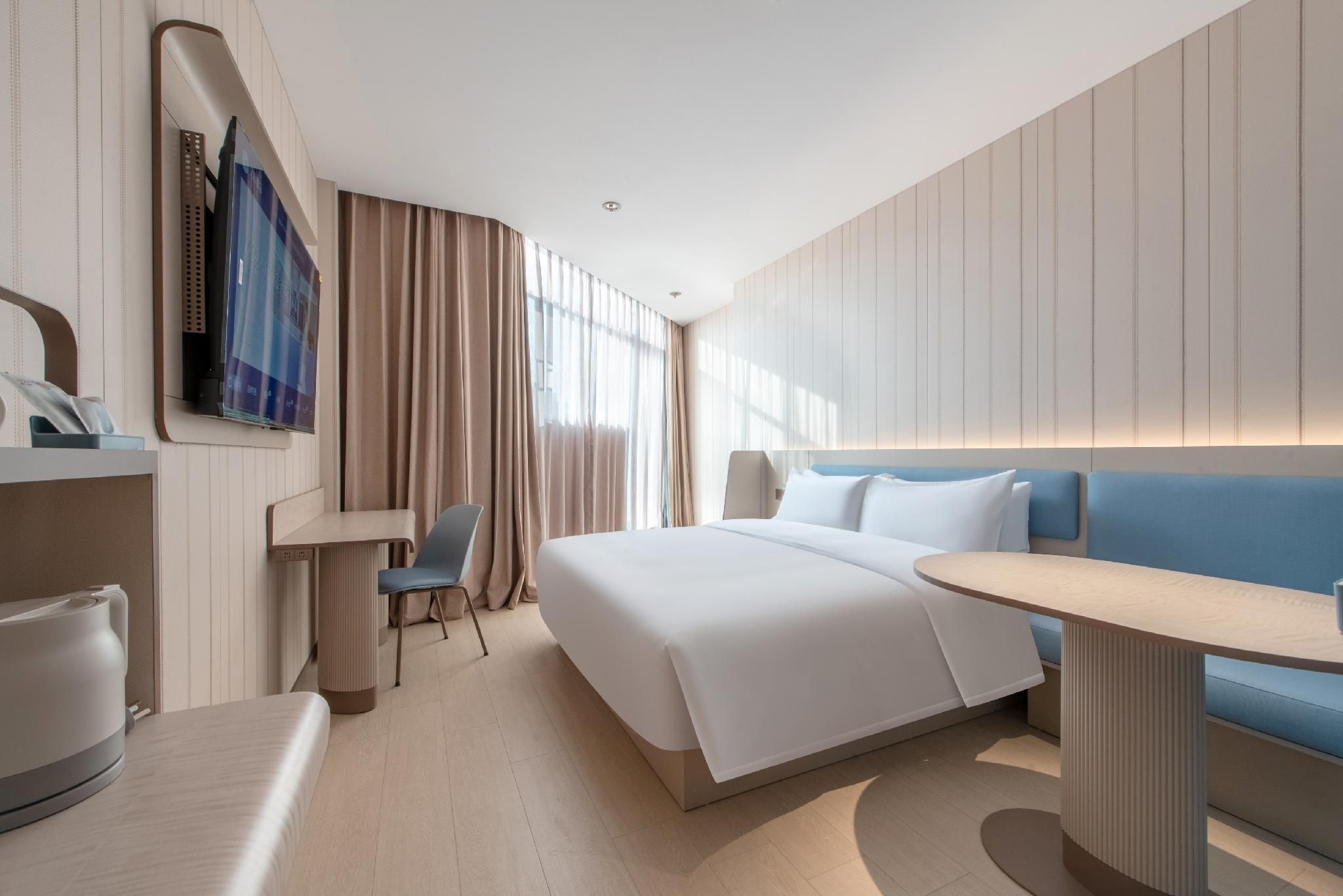 Business Queen Room