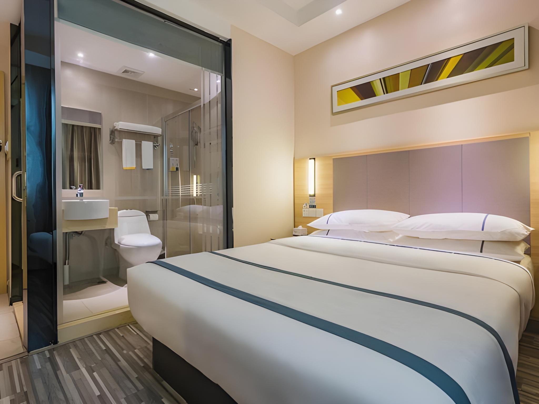 Business Queen Room