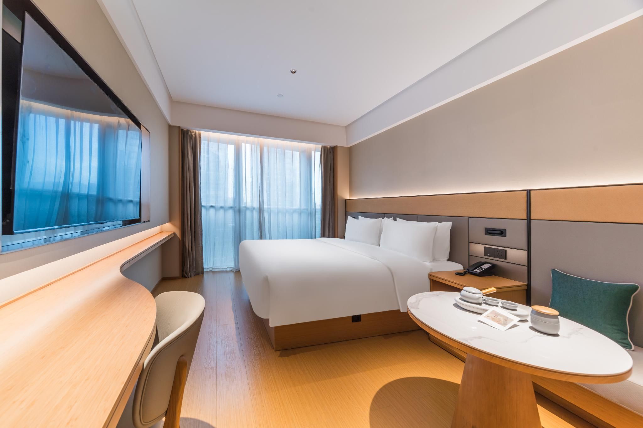 Business Queen Room