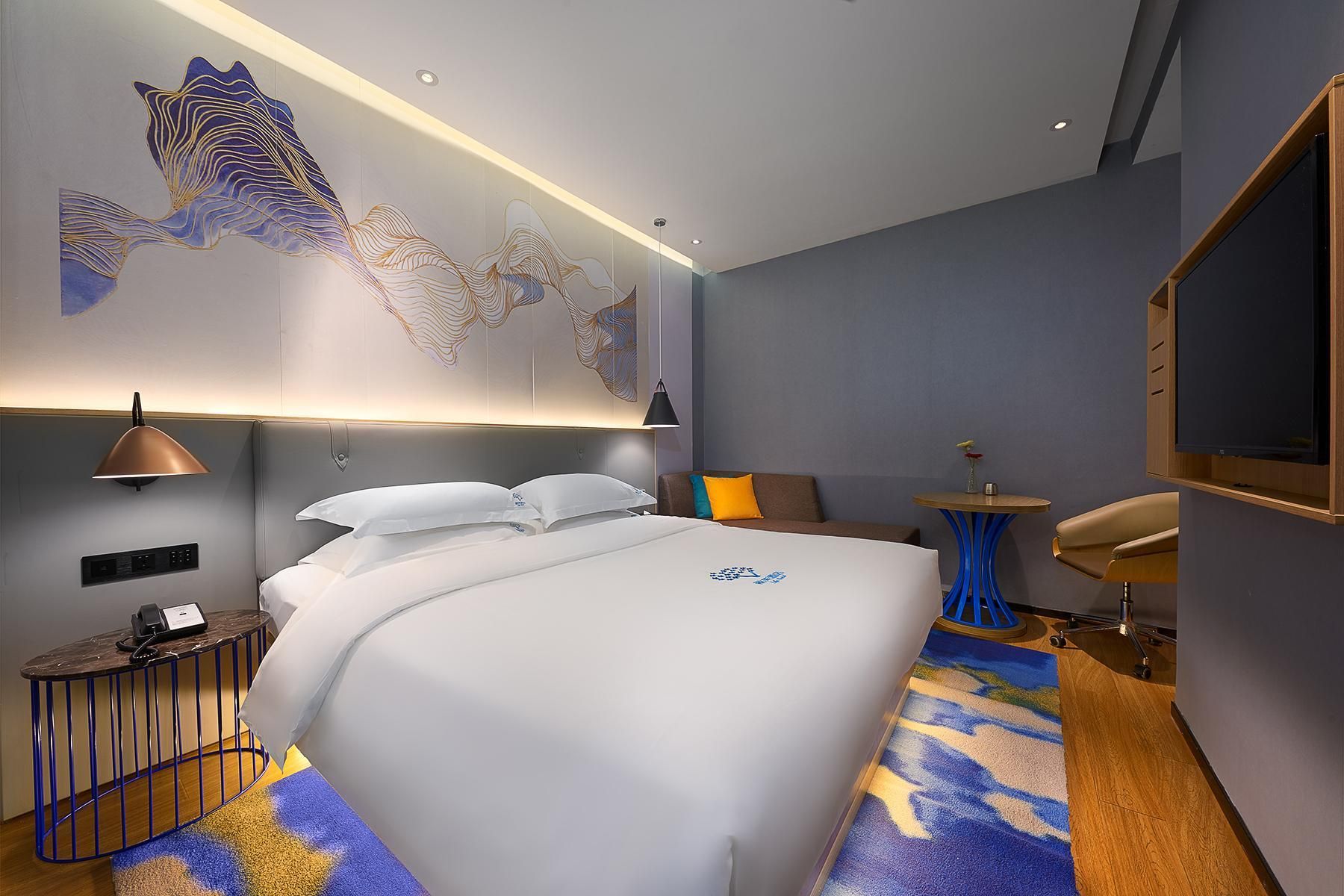 Standard Queen Room