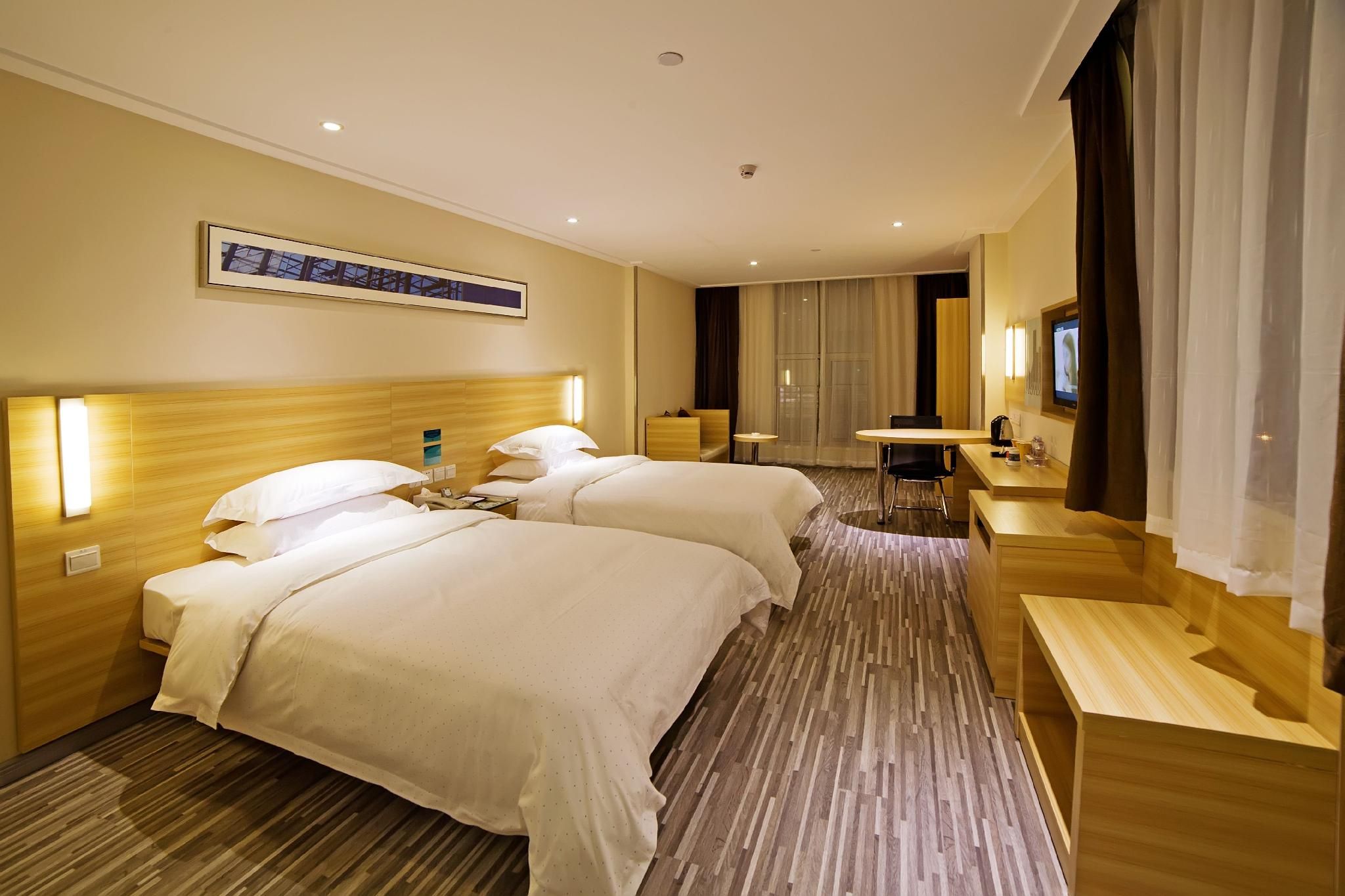 Deluxe Queen Room