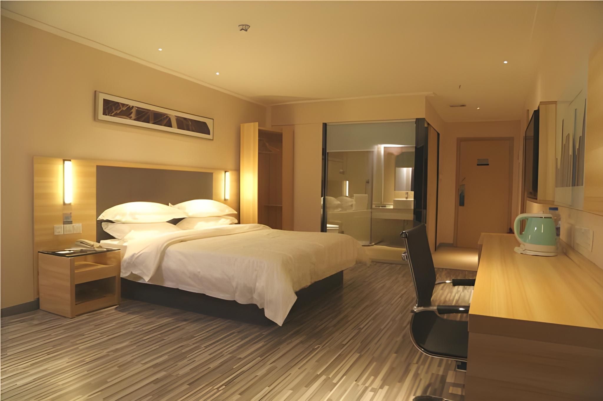 Business Queen Room