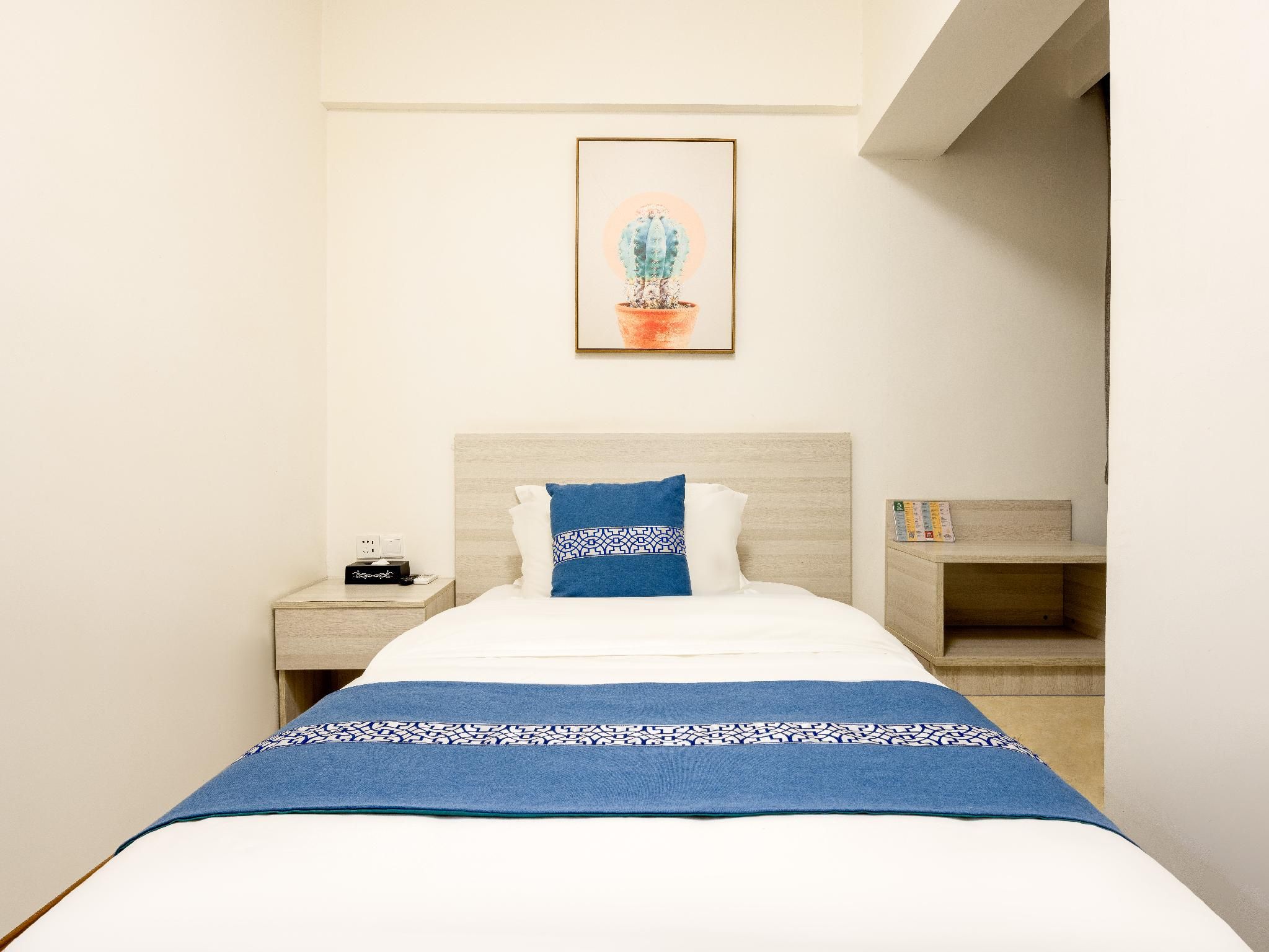 Huazhu - Single Bed Room