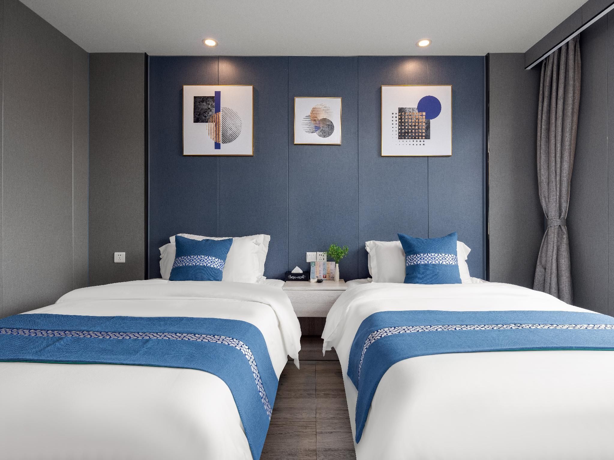 2 Bed Twin Superior Room