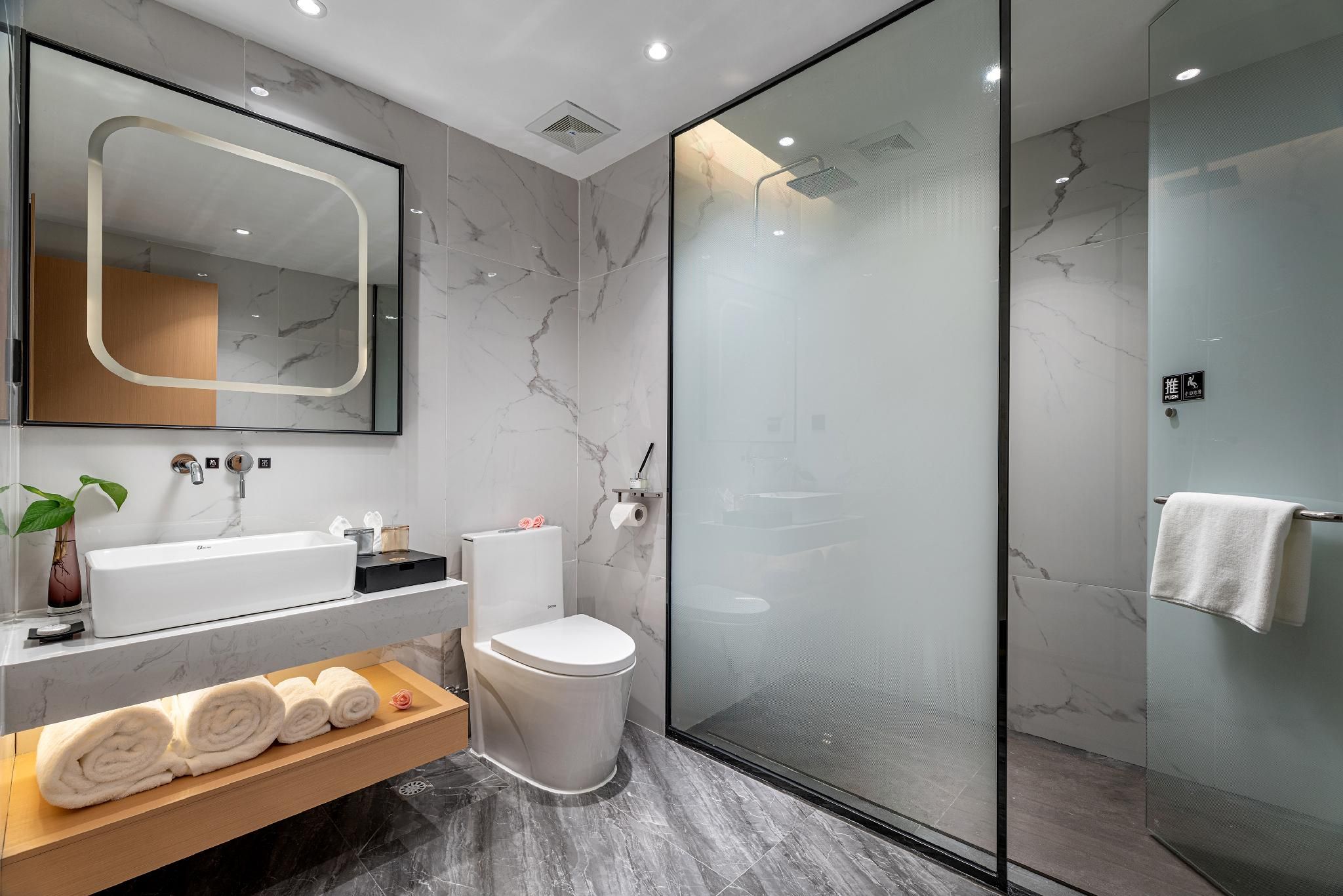Edge Apartment