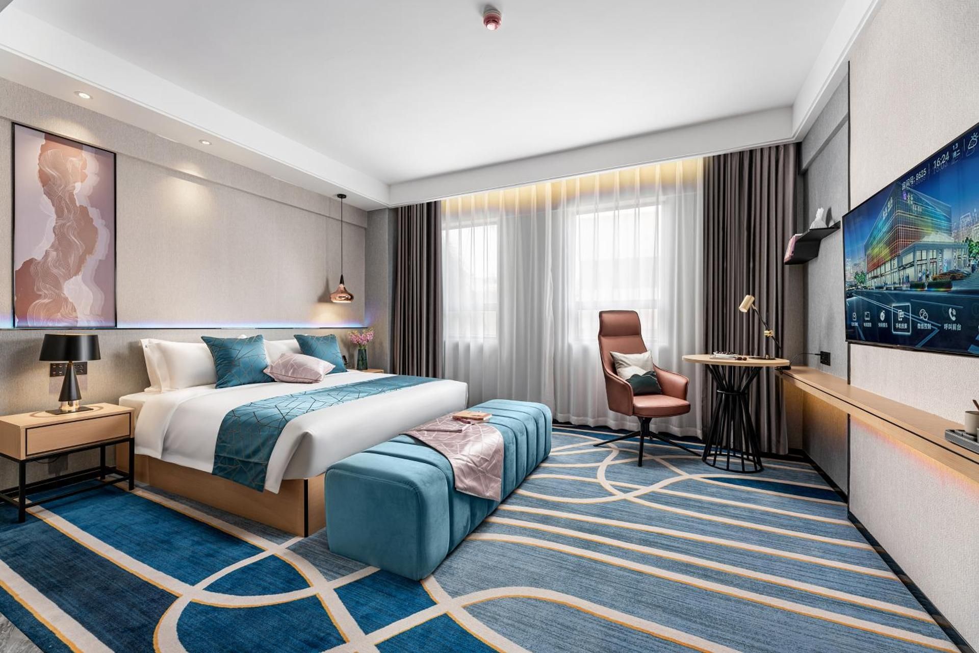 Business King Room
