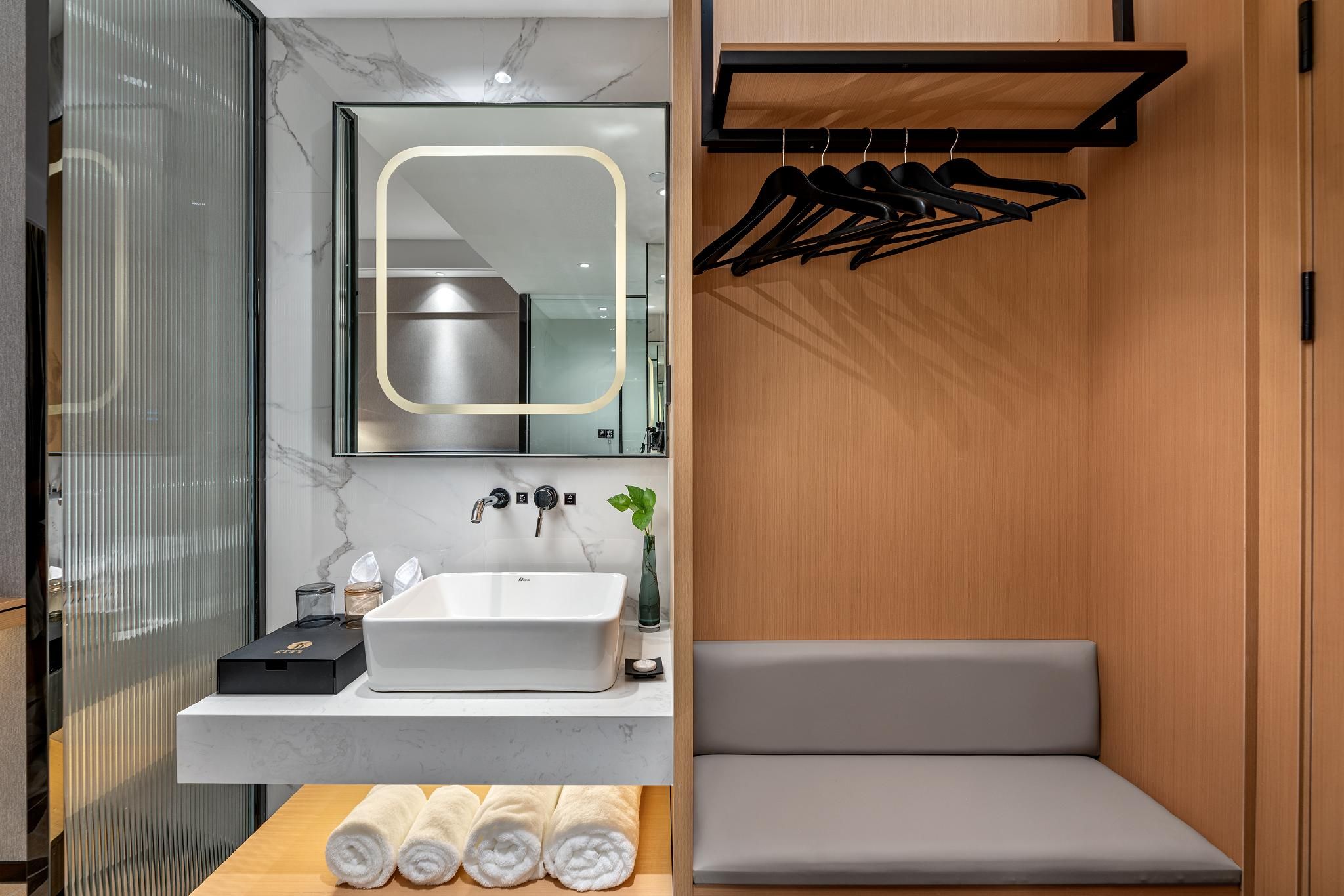 Smart Twin Room - Breakfast Included