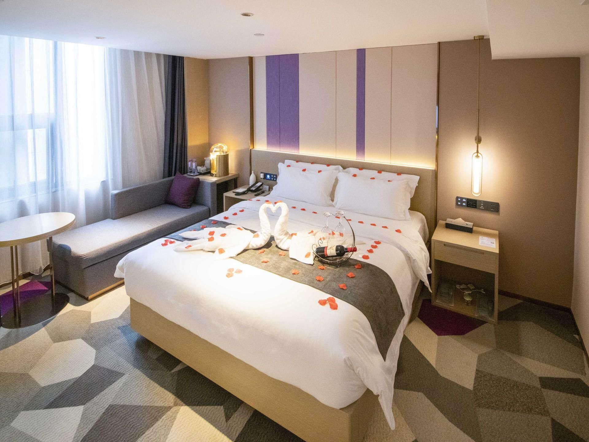 WH - Youxiang Romantic Room