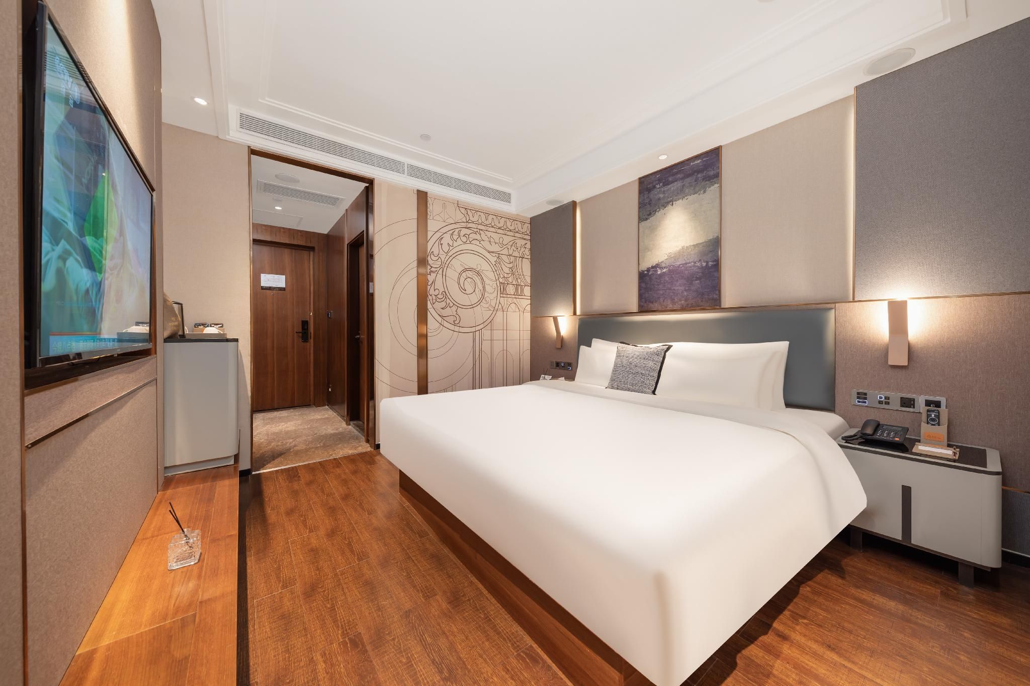 Big Room