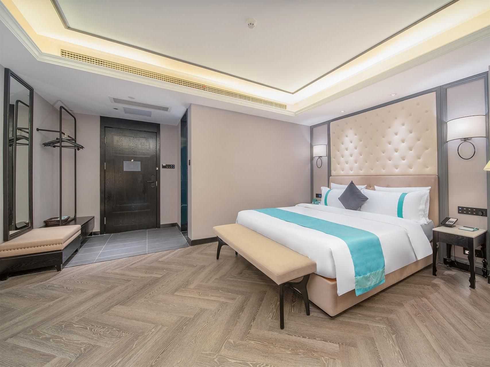 Xana - Elegant Room