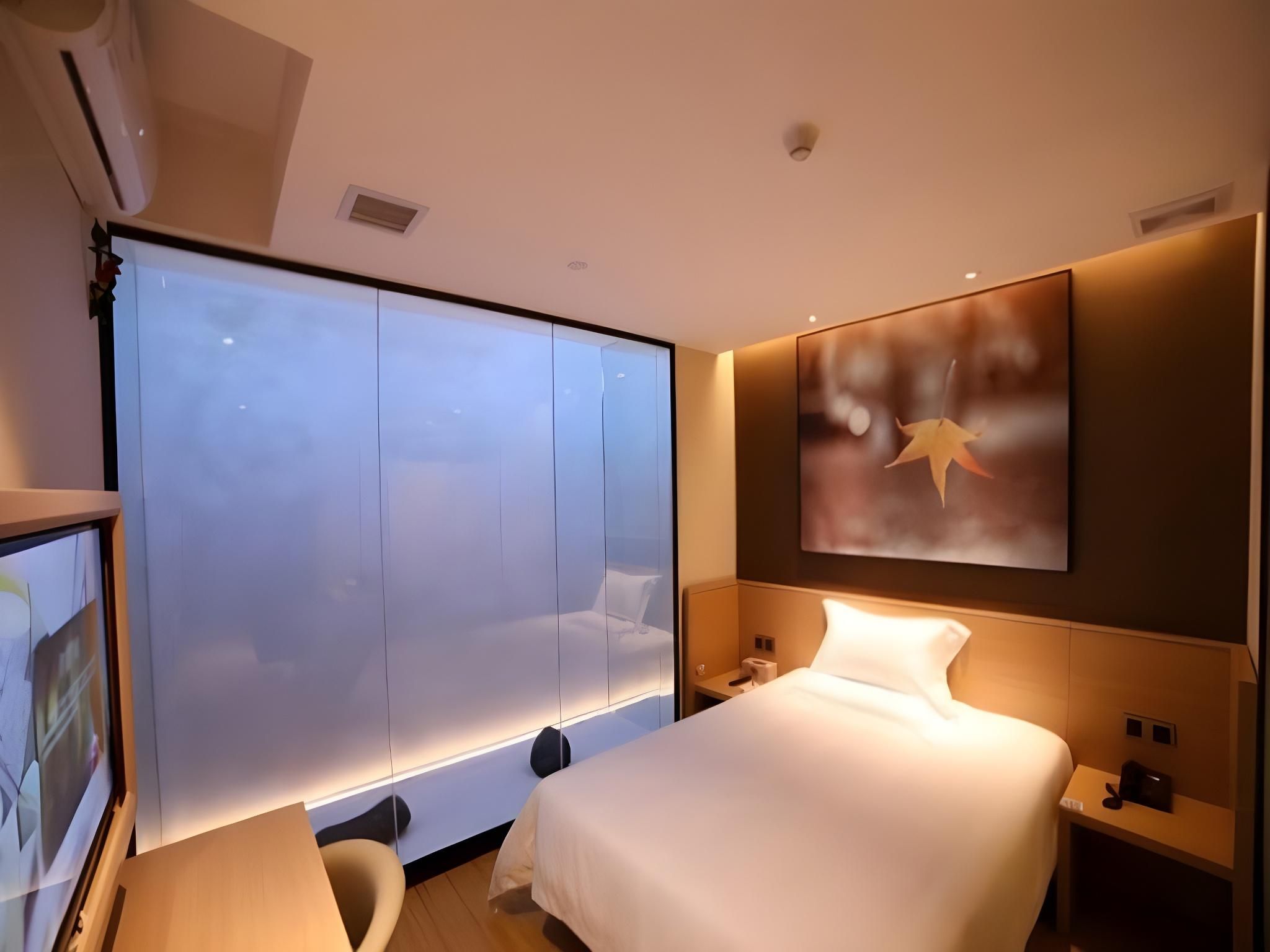IU Compact U - Exquisite Bed Room
