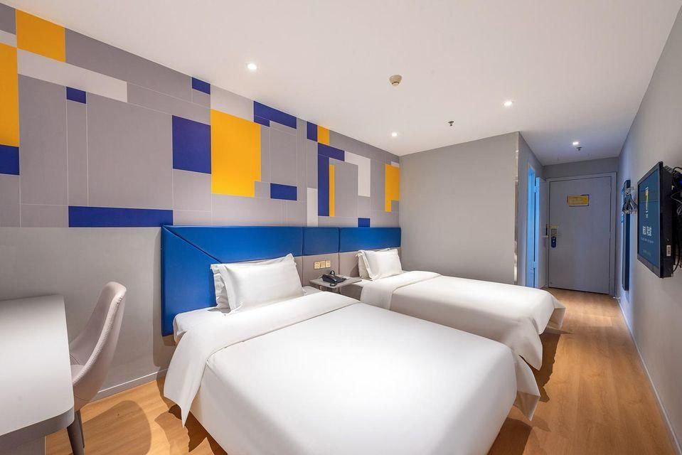 Economy Room