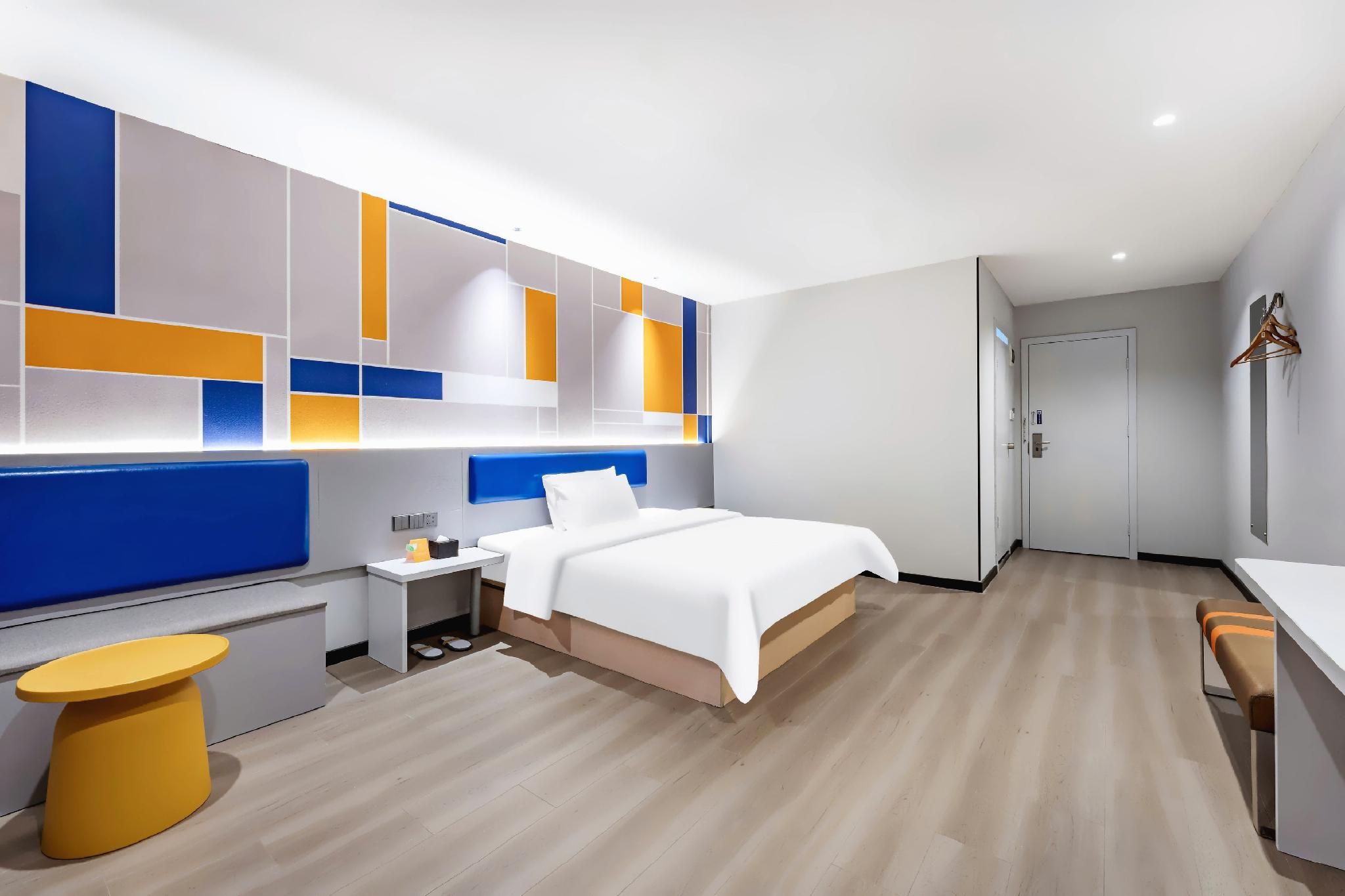 Economy Room