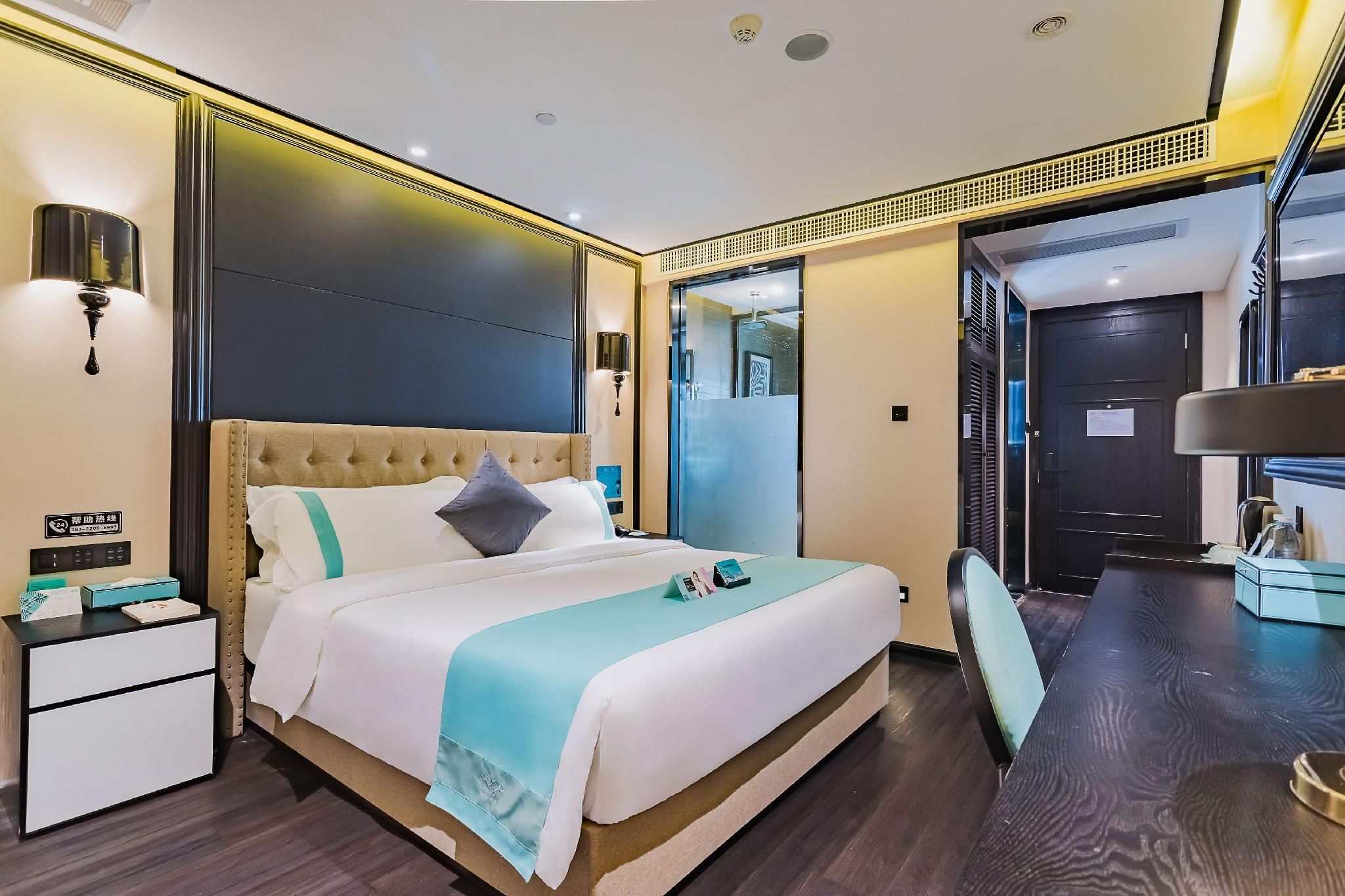 Xana - Elegant Room