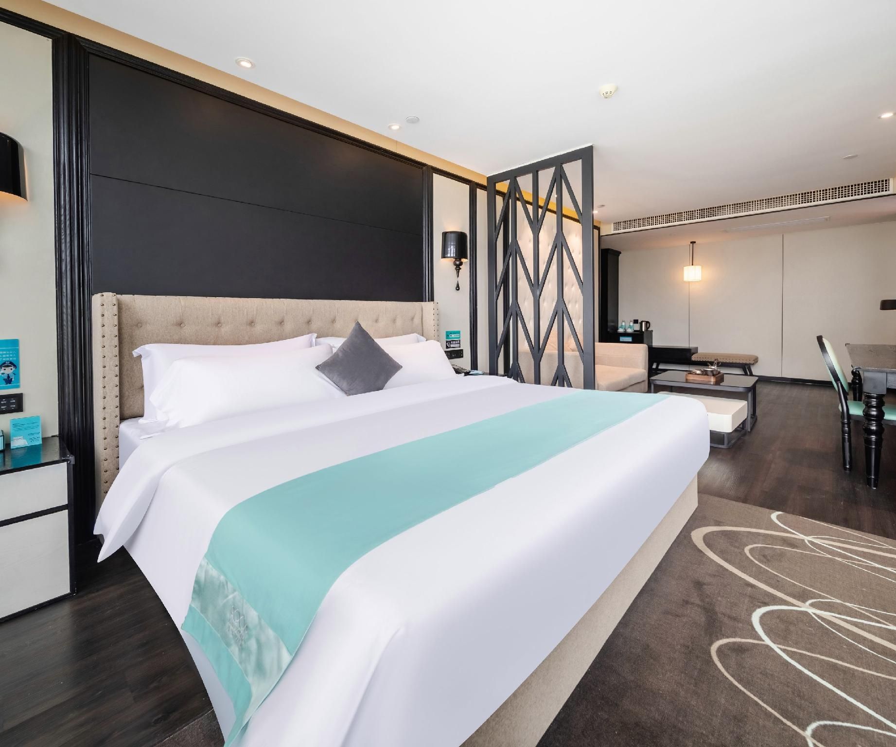 Xana - Deluxe Suite Room