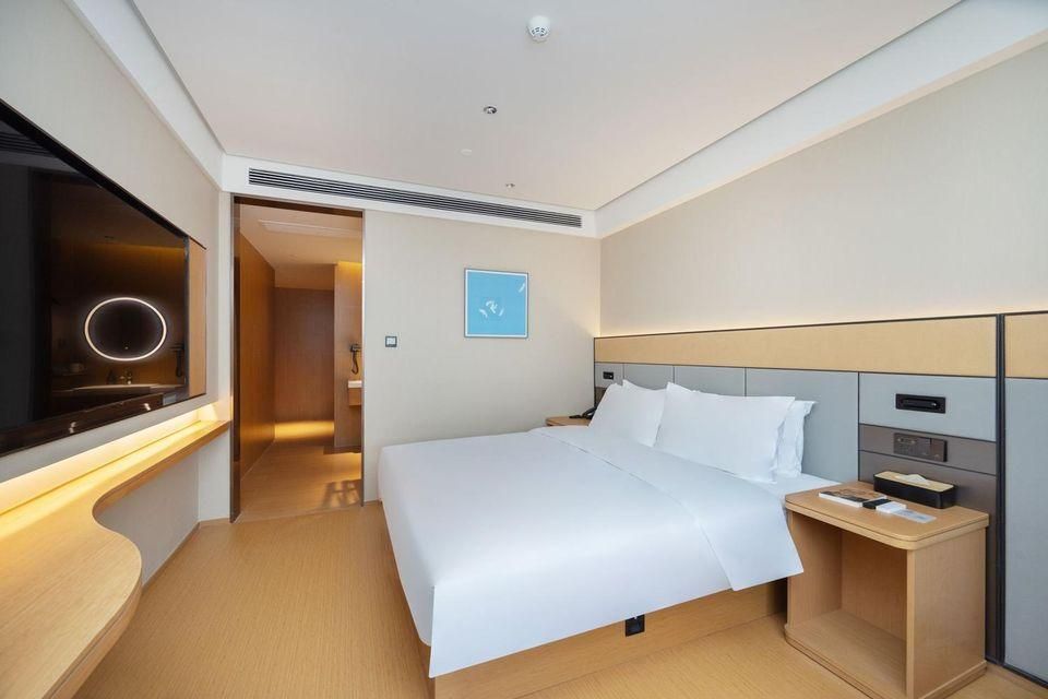 Hotel Queen Room