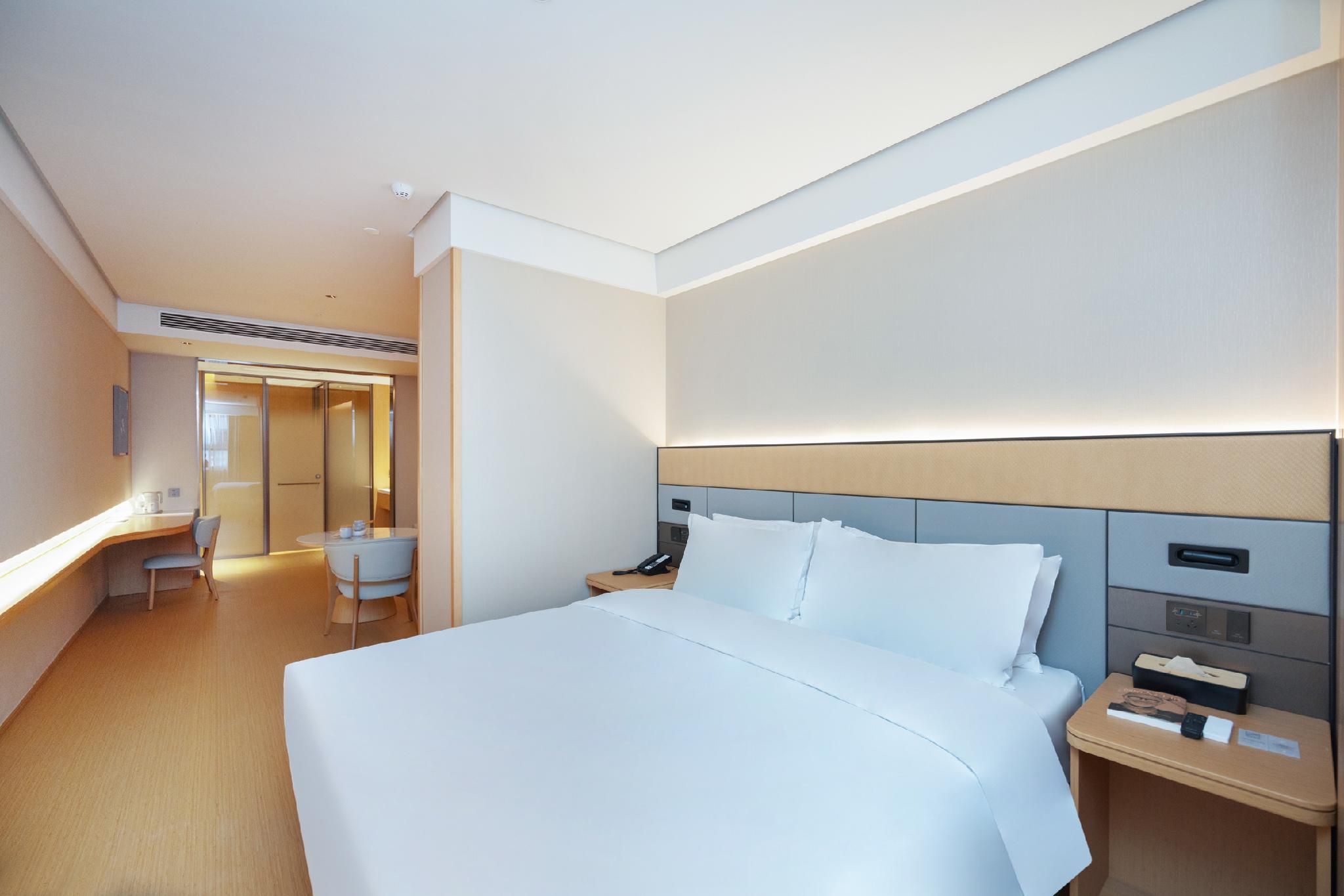 Business Queen Room
