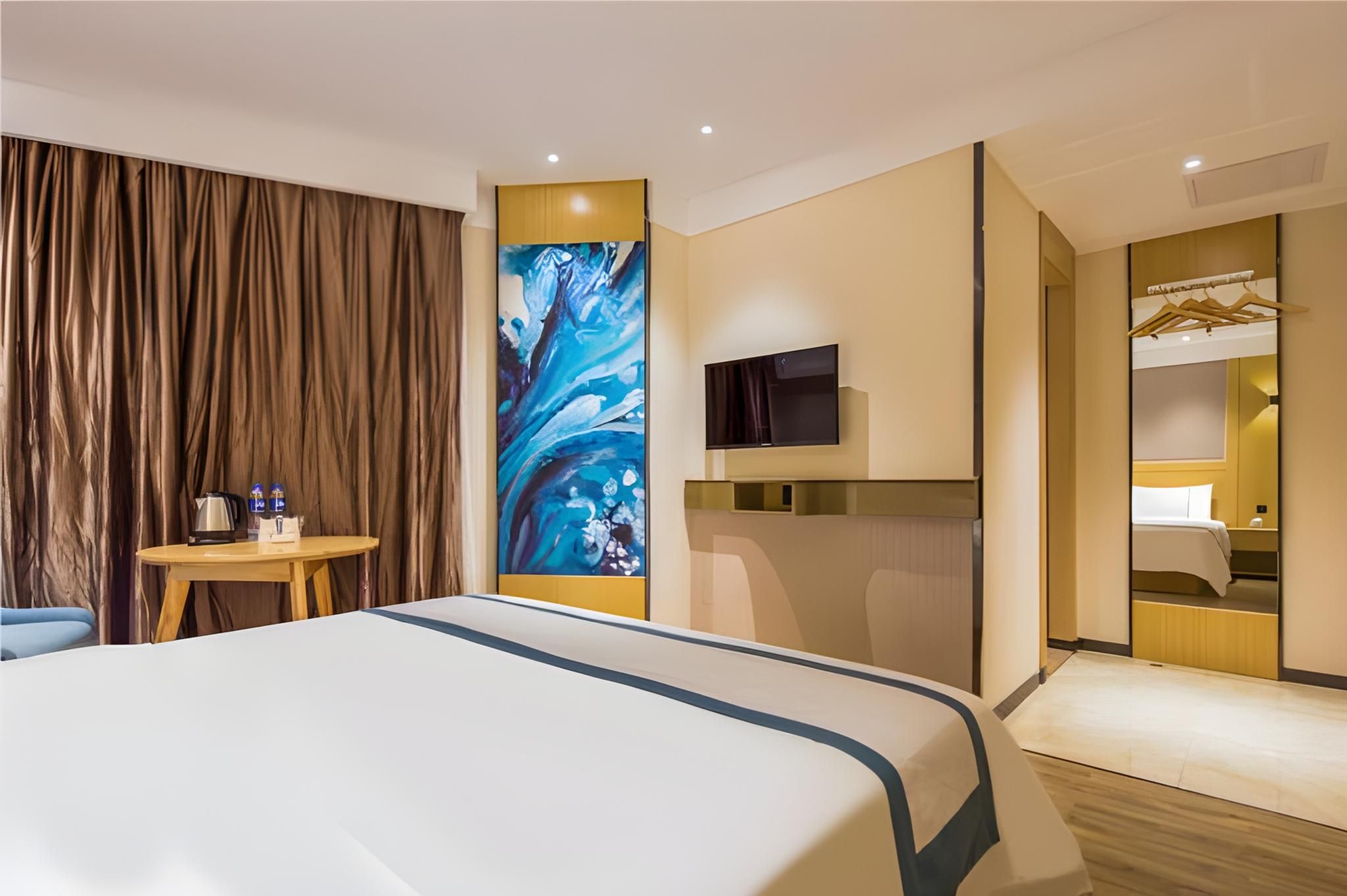 Business Queen Room
