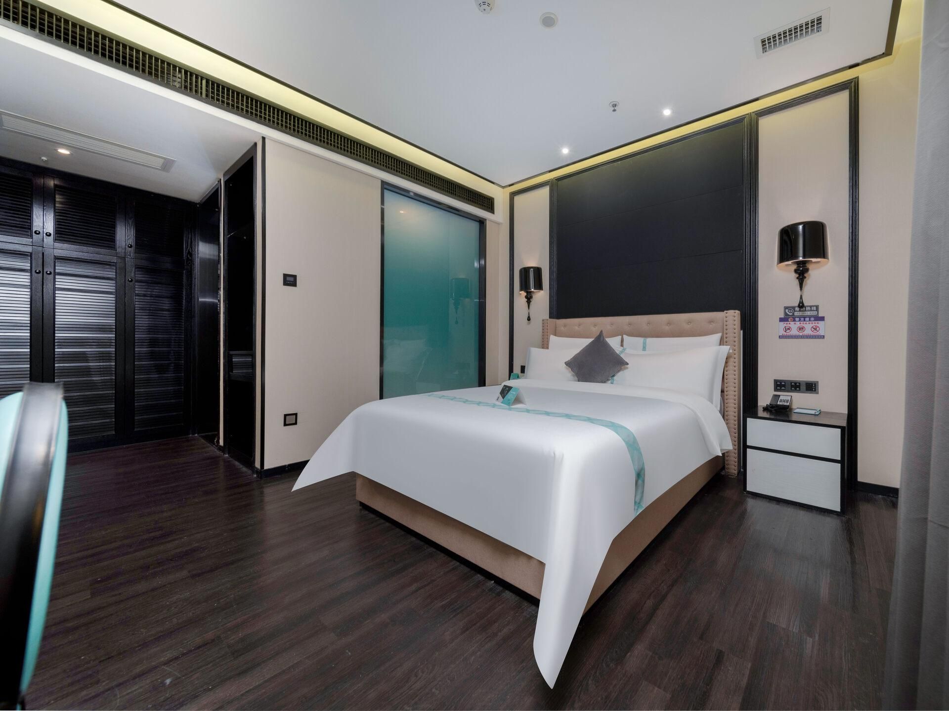 Xana - Elegant Room