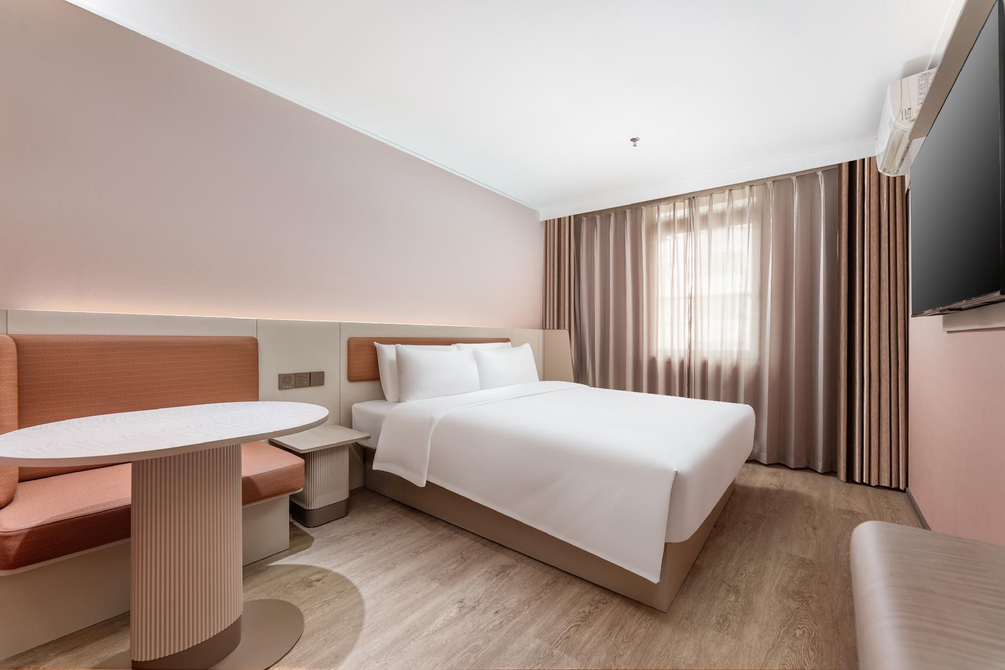 Business Queen Bed Room