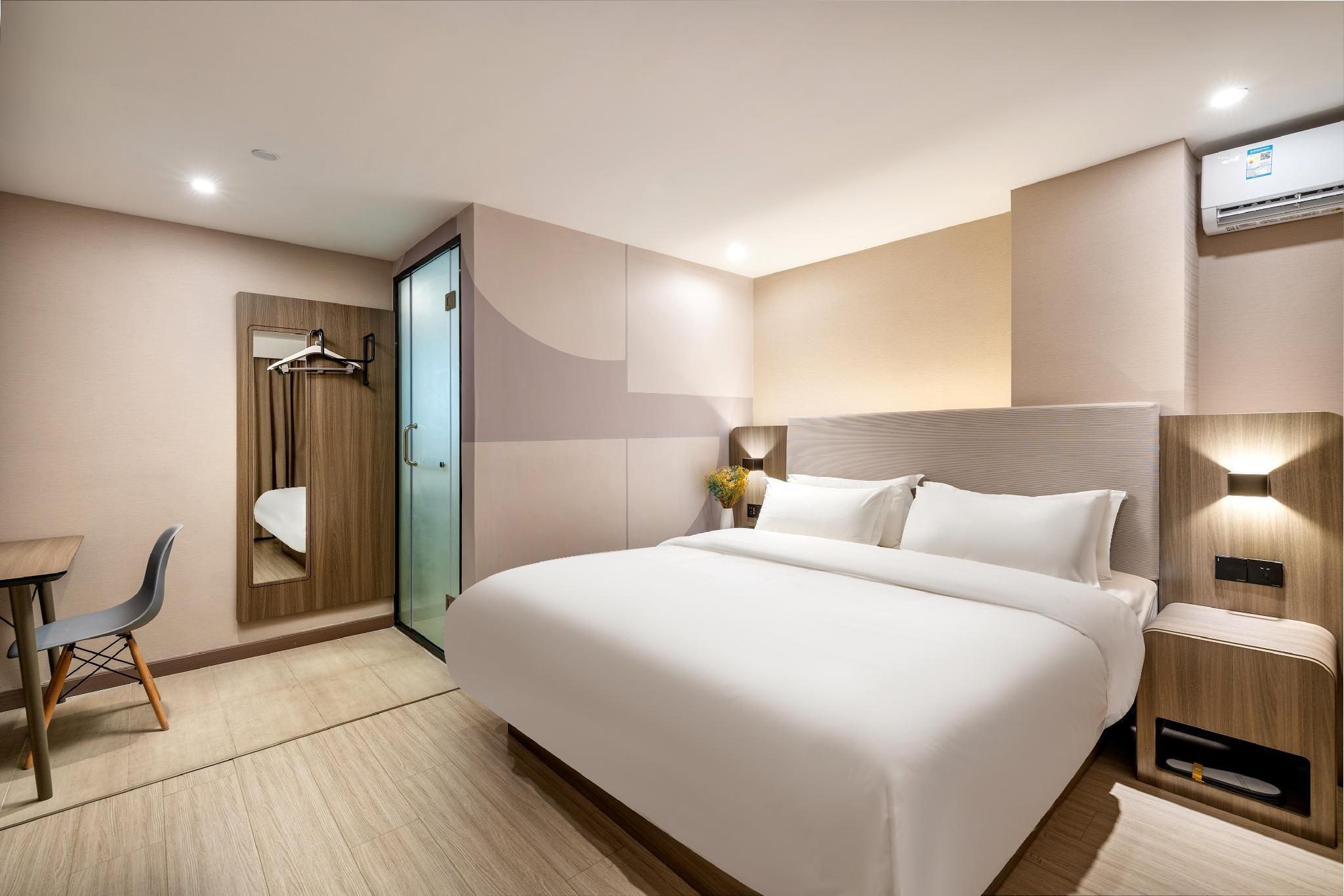 Huazhu - Superior BedRoom