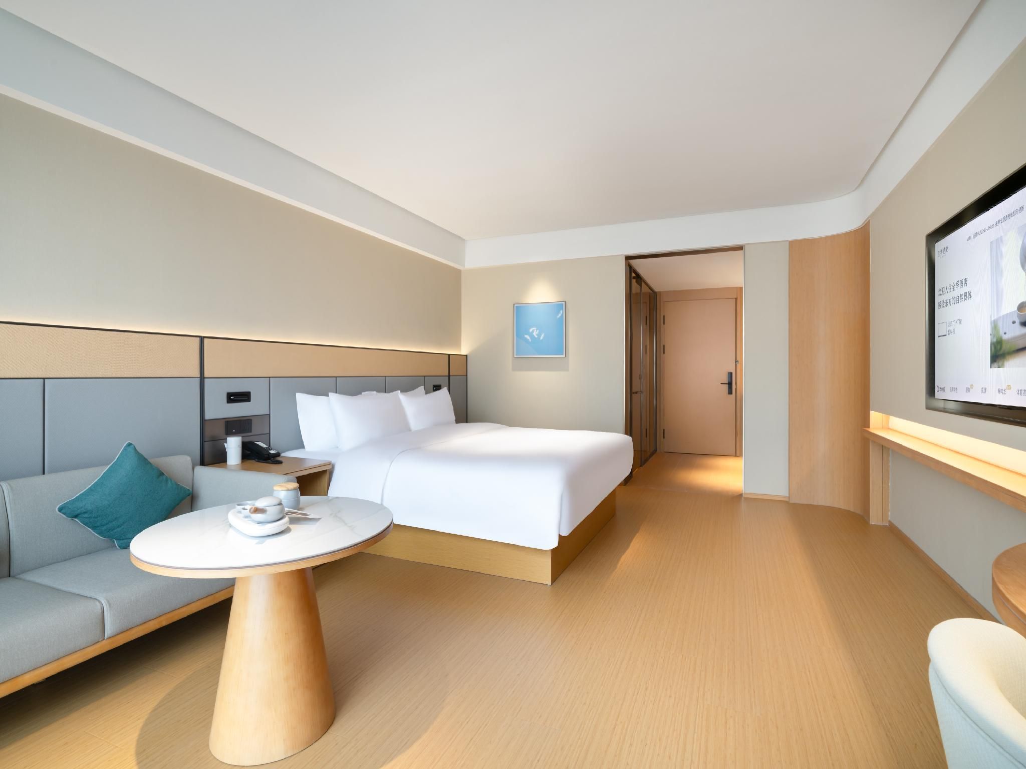 Deluxe Room Queen