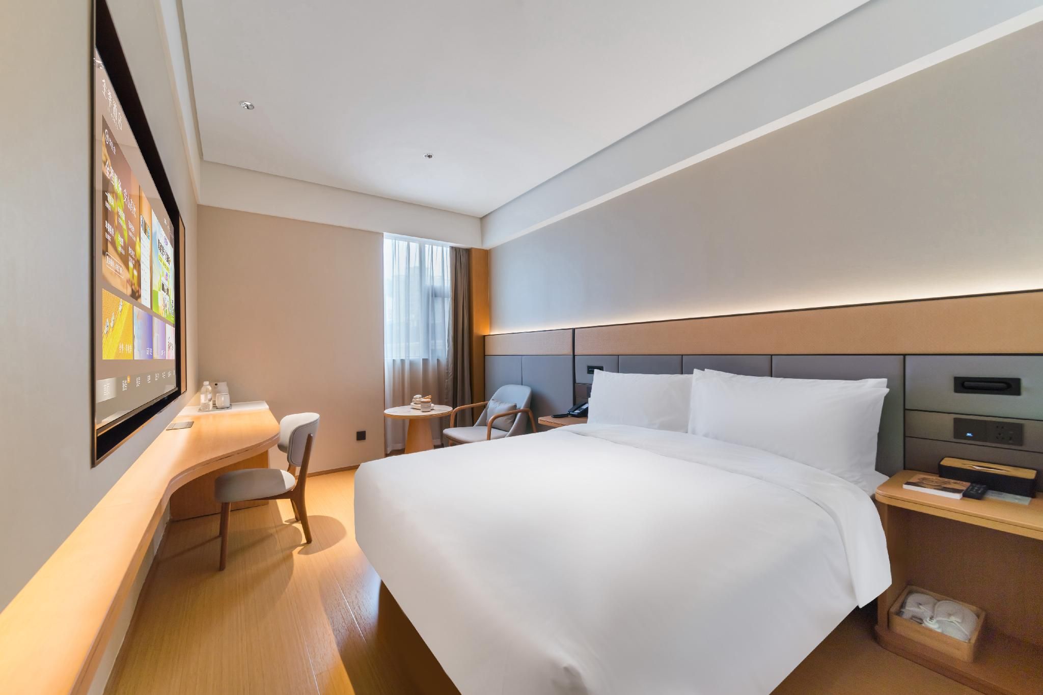 Hotel Queen Room