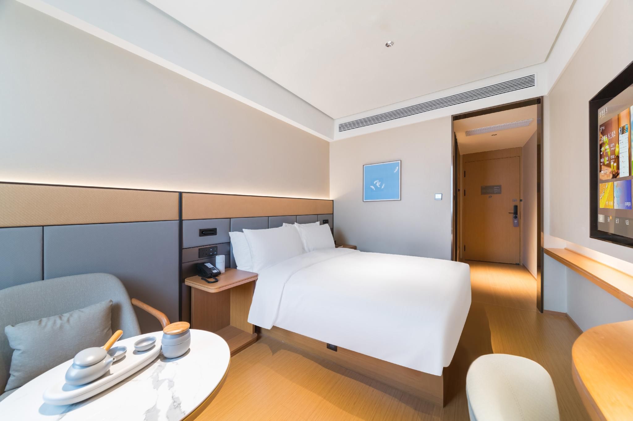 Hotel Queen Room