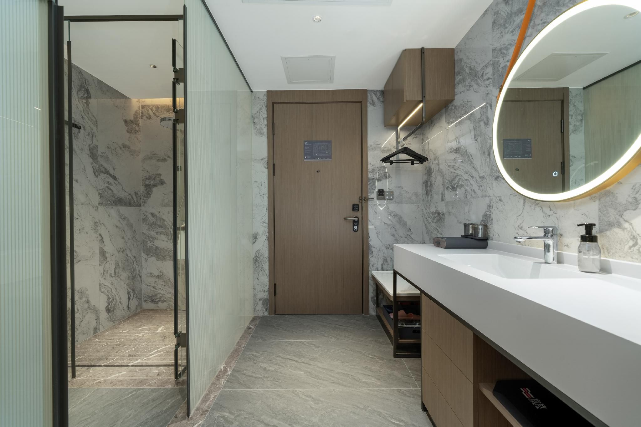 Sunshine Suite Family