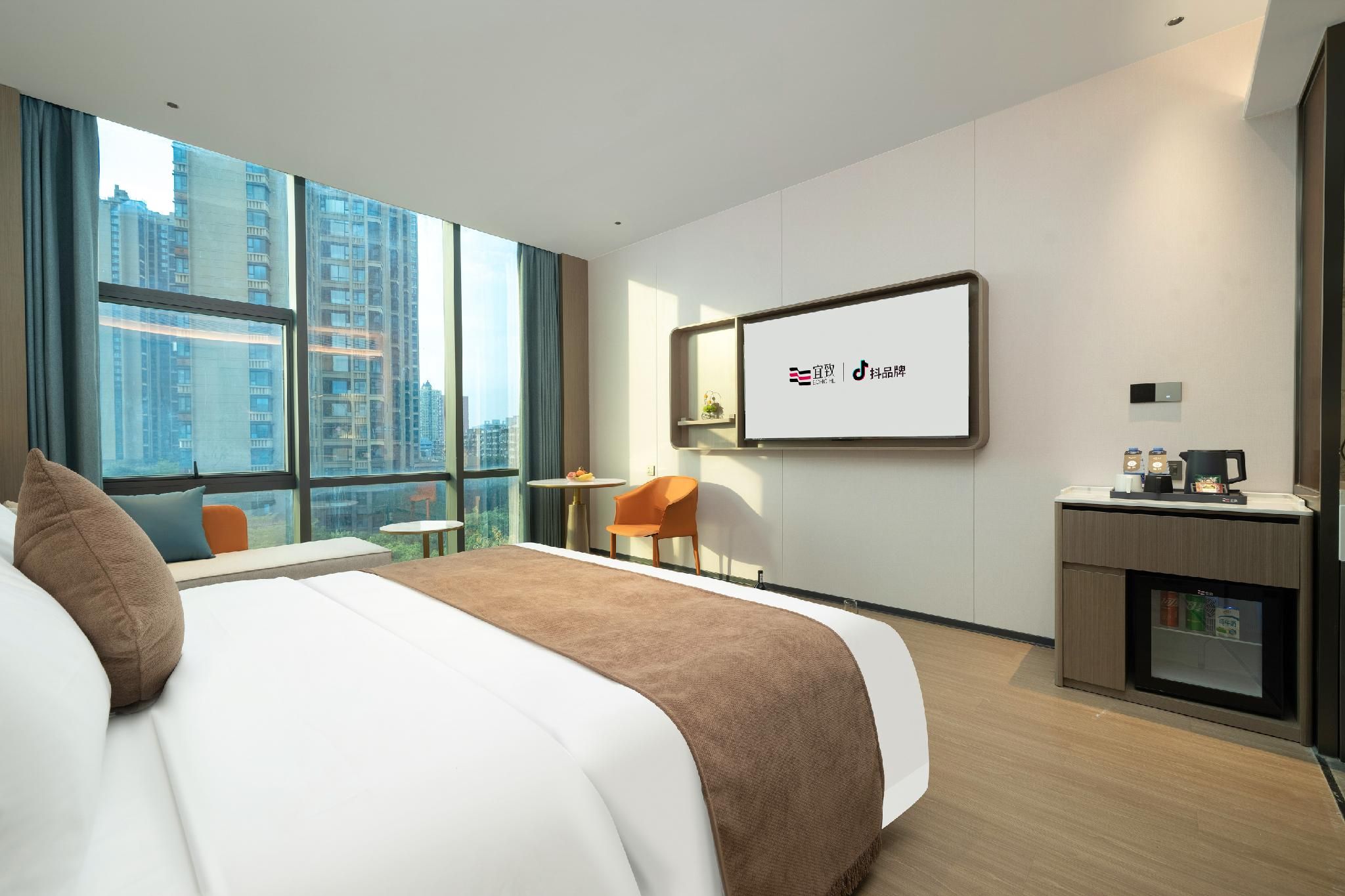 Deluxe Queen Queen Room