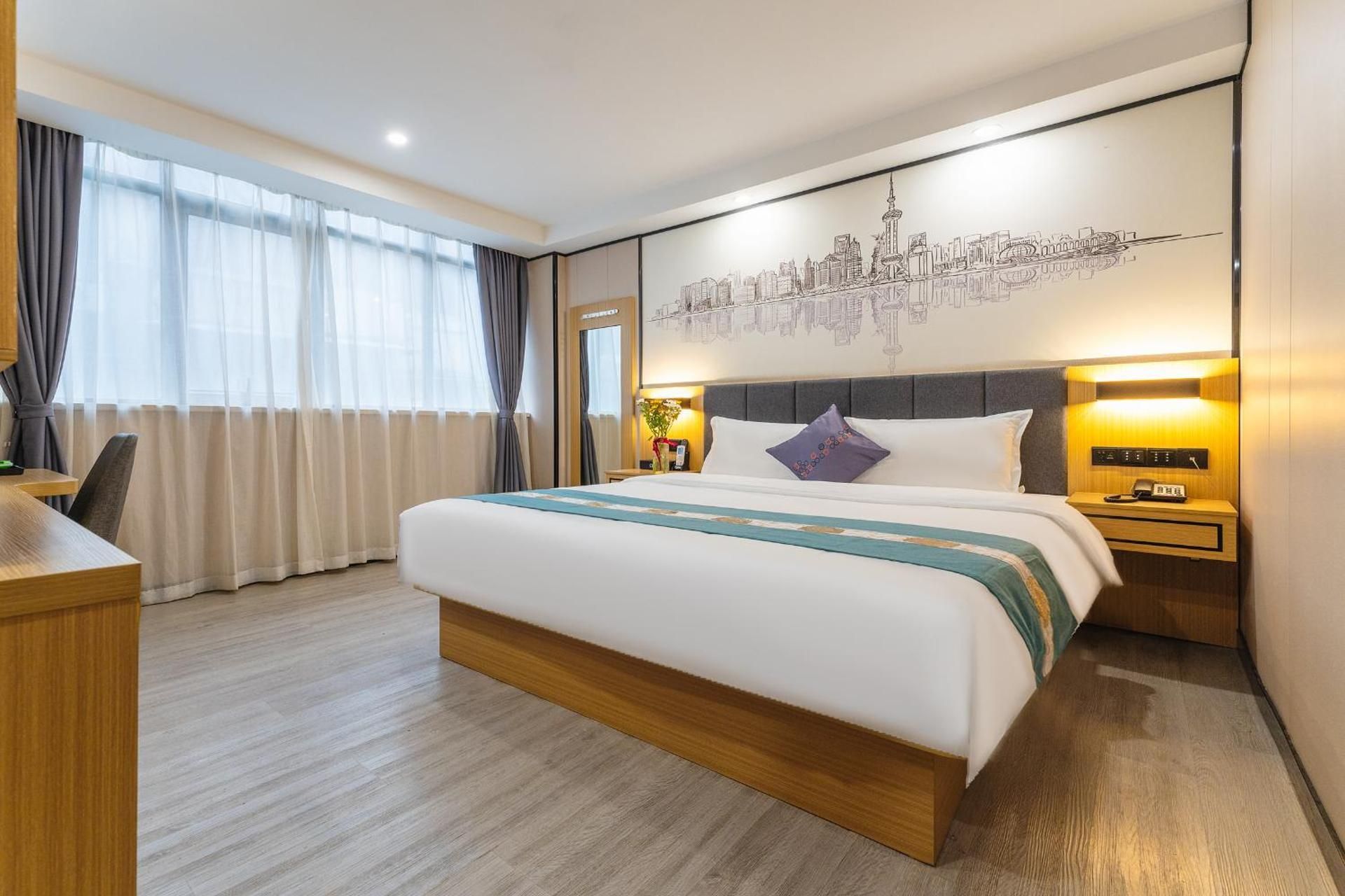 Deluxe Queen Room