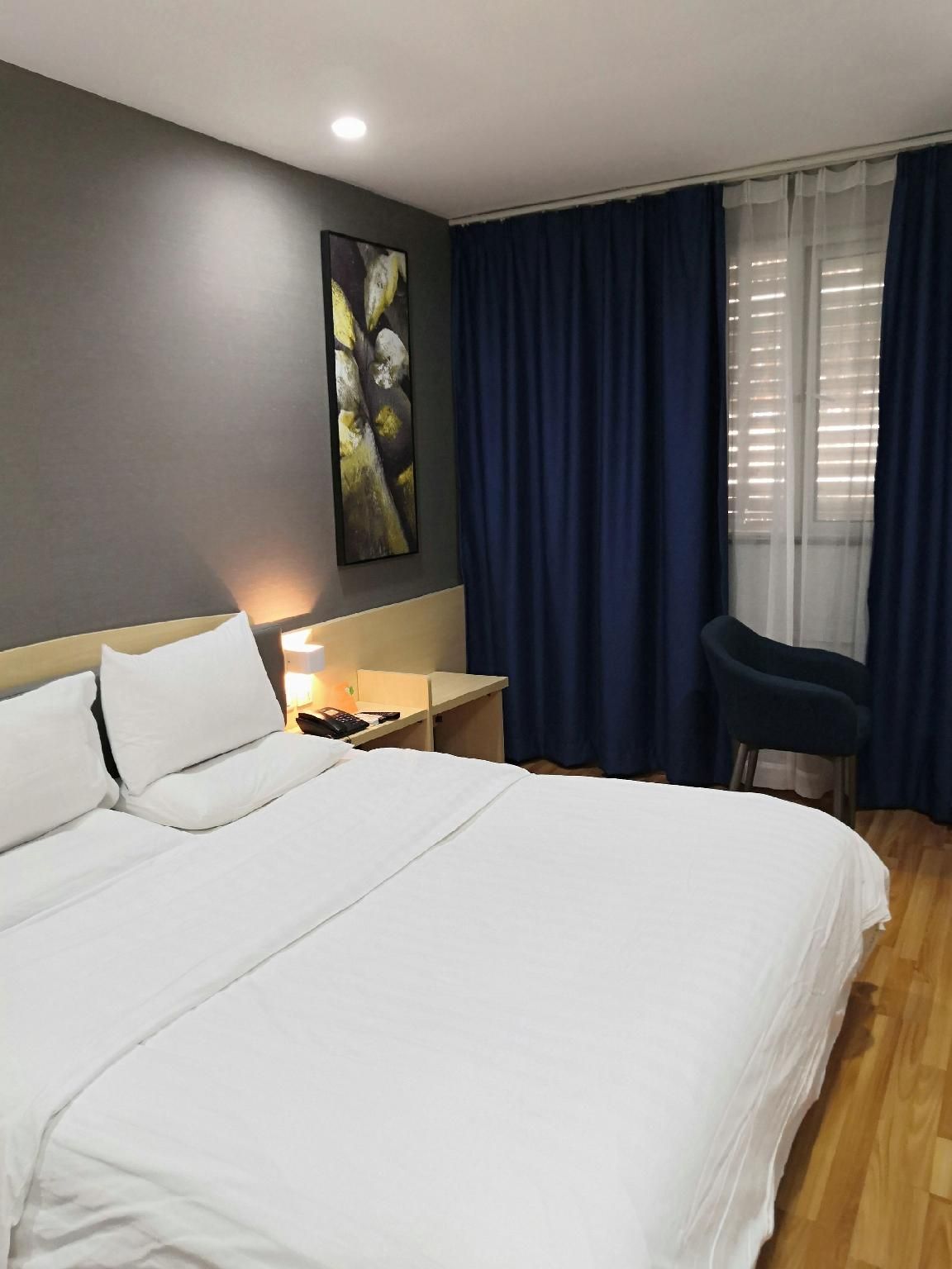 WH - Traditional Bed Room