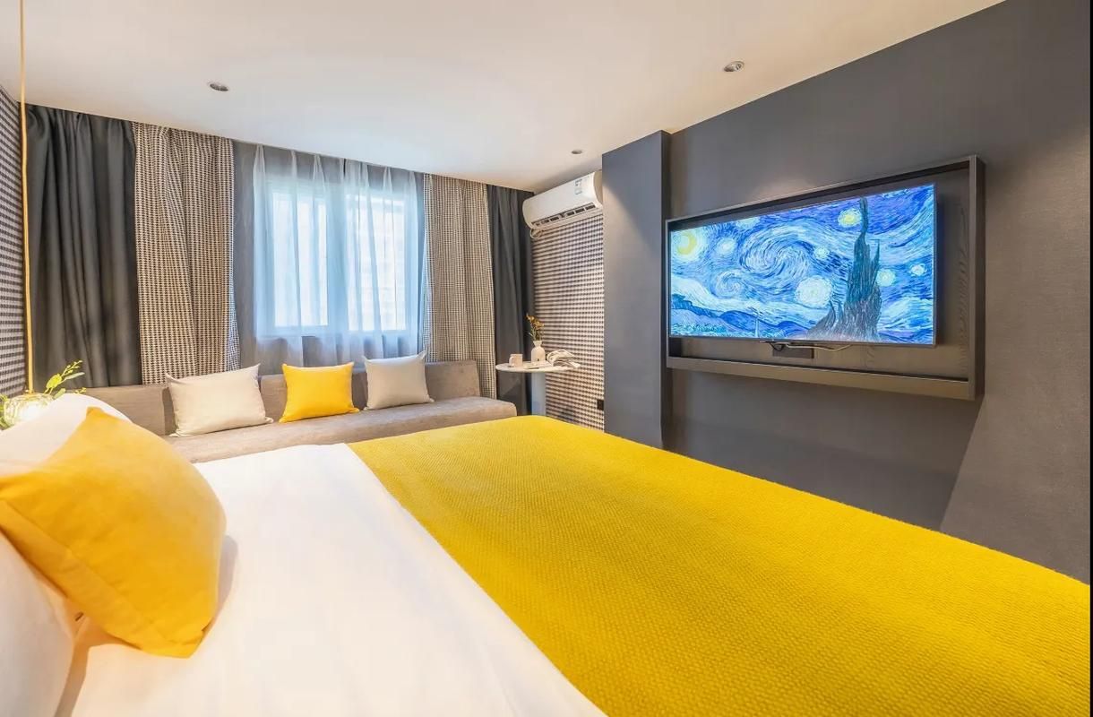 Comfort Queen Room