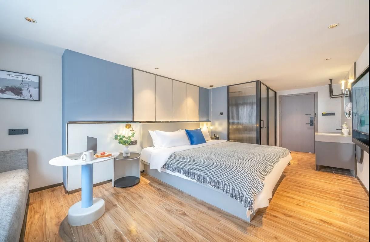 Luxury One-Bedroom Apartment