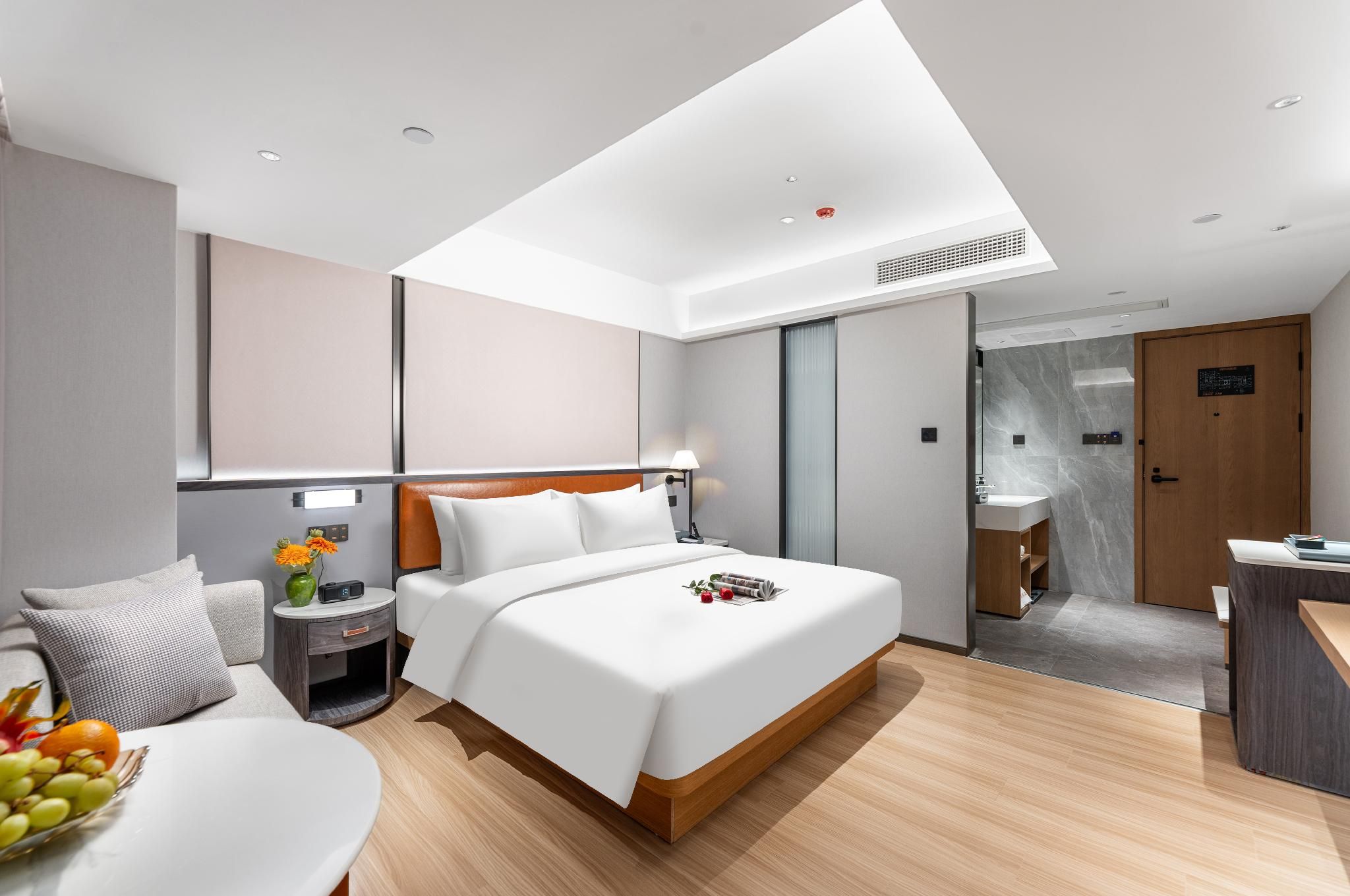 Business King Room