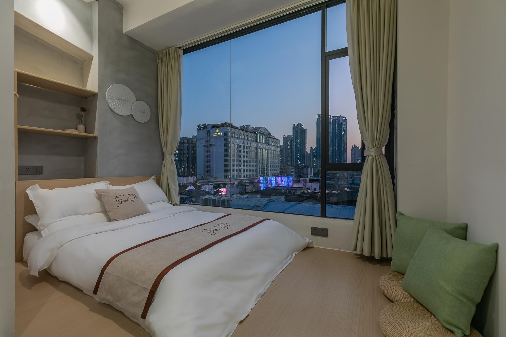 Tatami Queen Room Laser Projector plus Standalone Wi-Fi plus English-Friendly