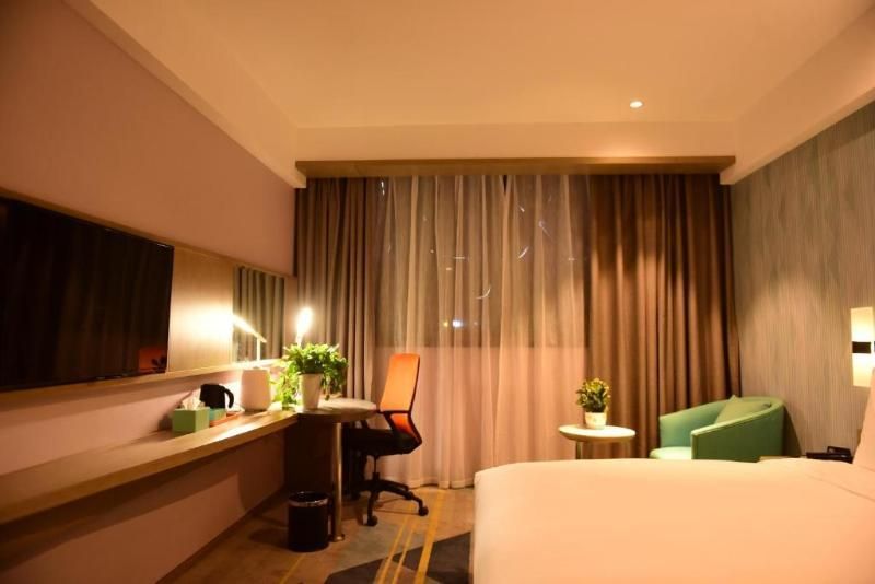 King Standard Non-Smoking