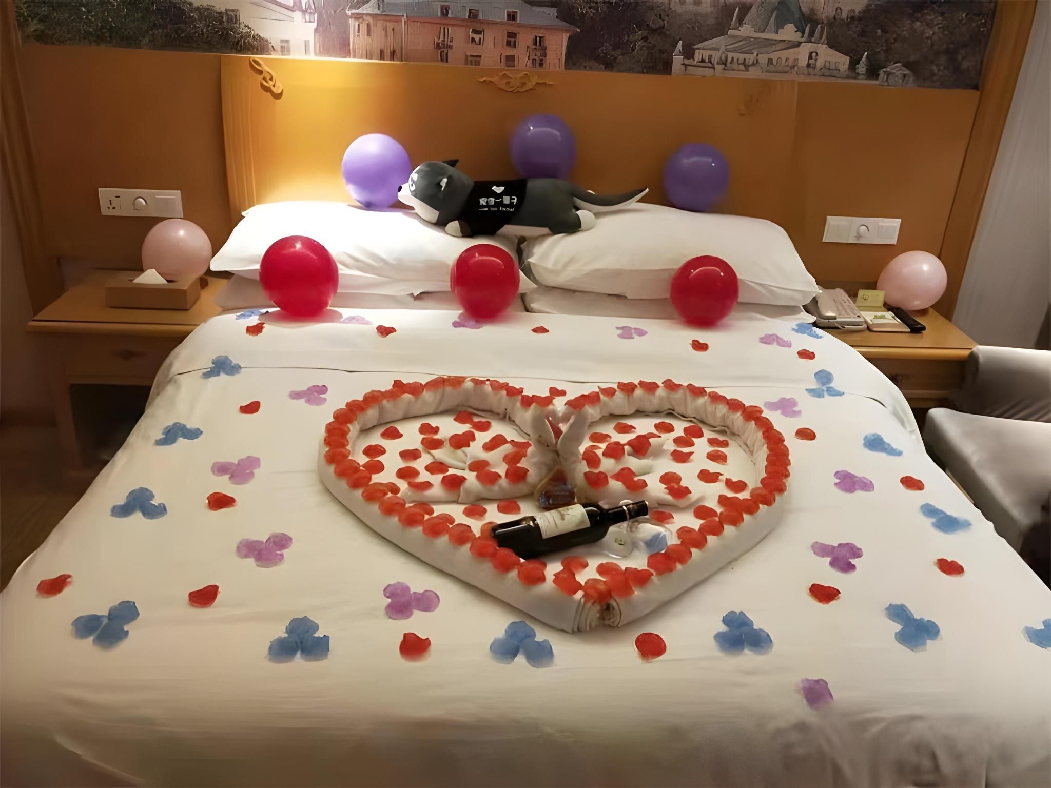 Vienna - Romance Themed Bed Room