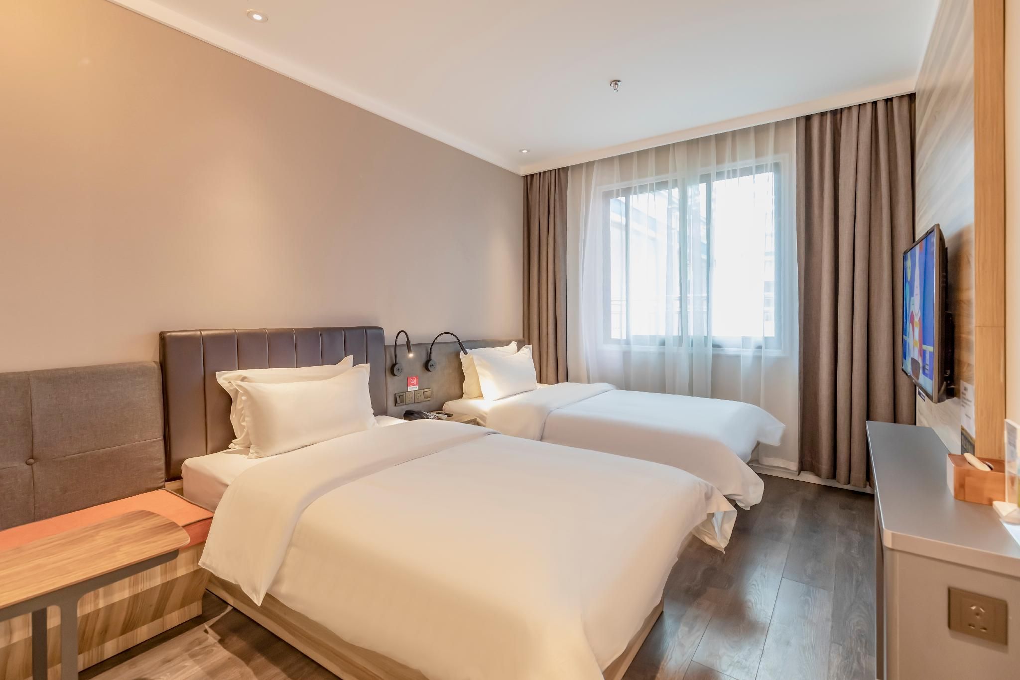 Huazhu - Oxygen Twin Room, Inner View