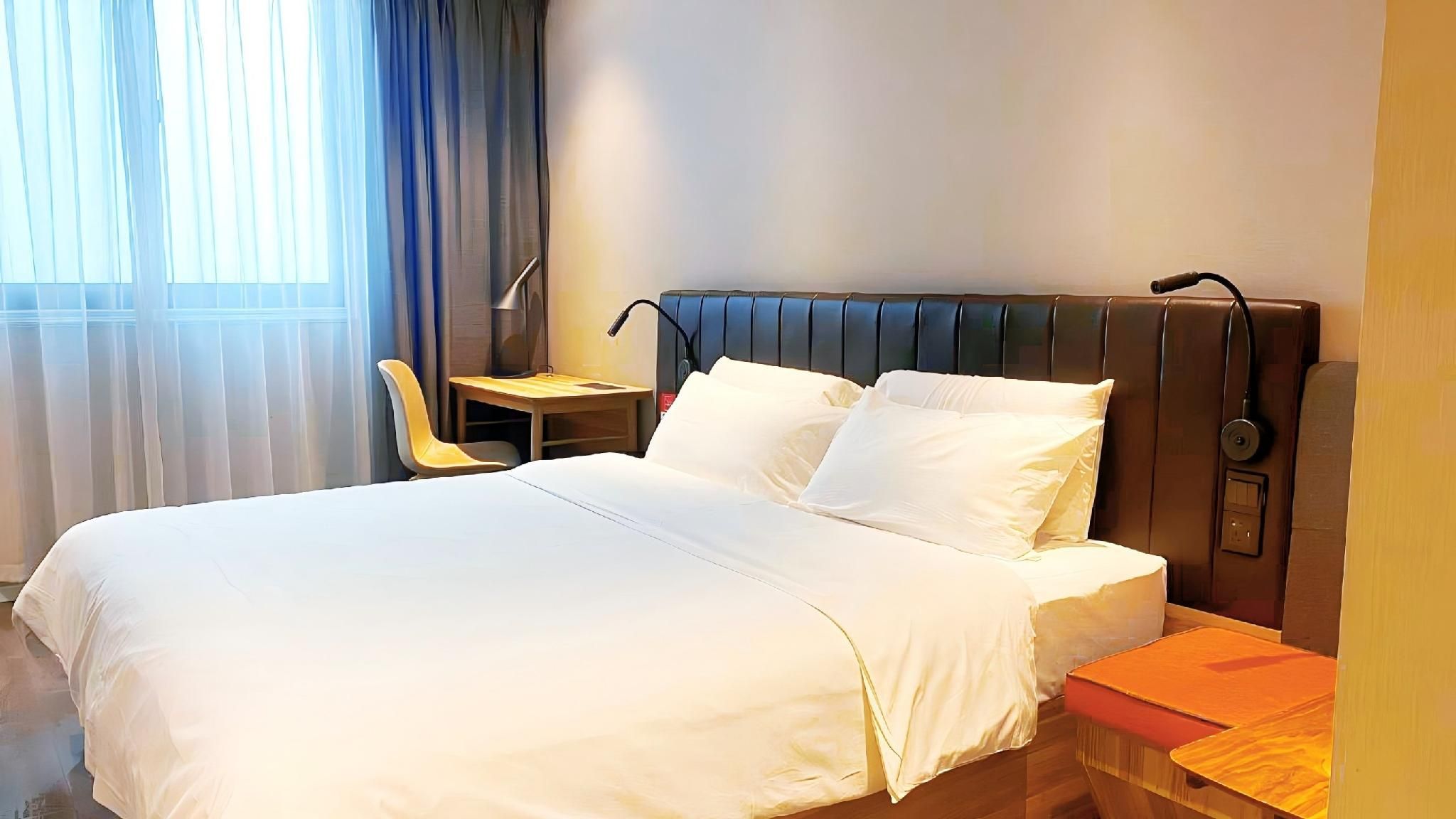 Queen Room A