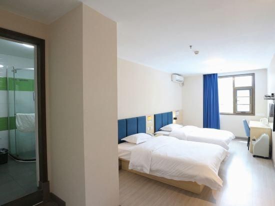 Featured Twin Room