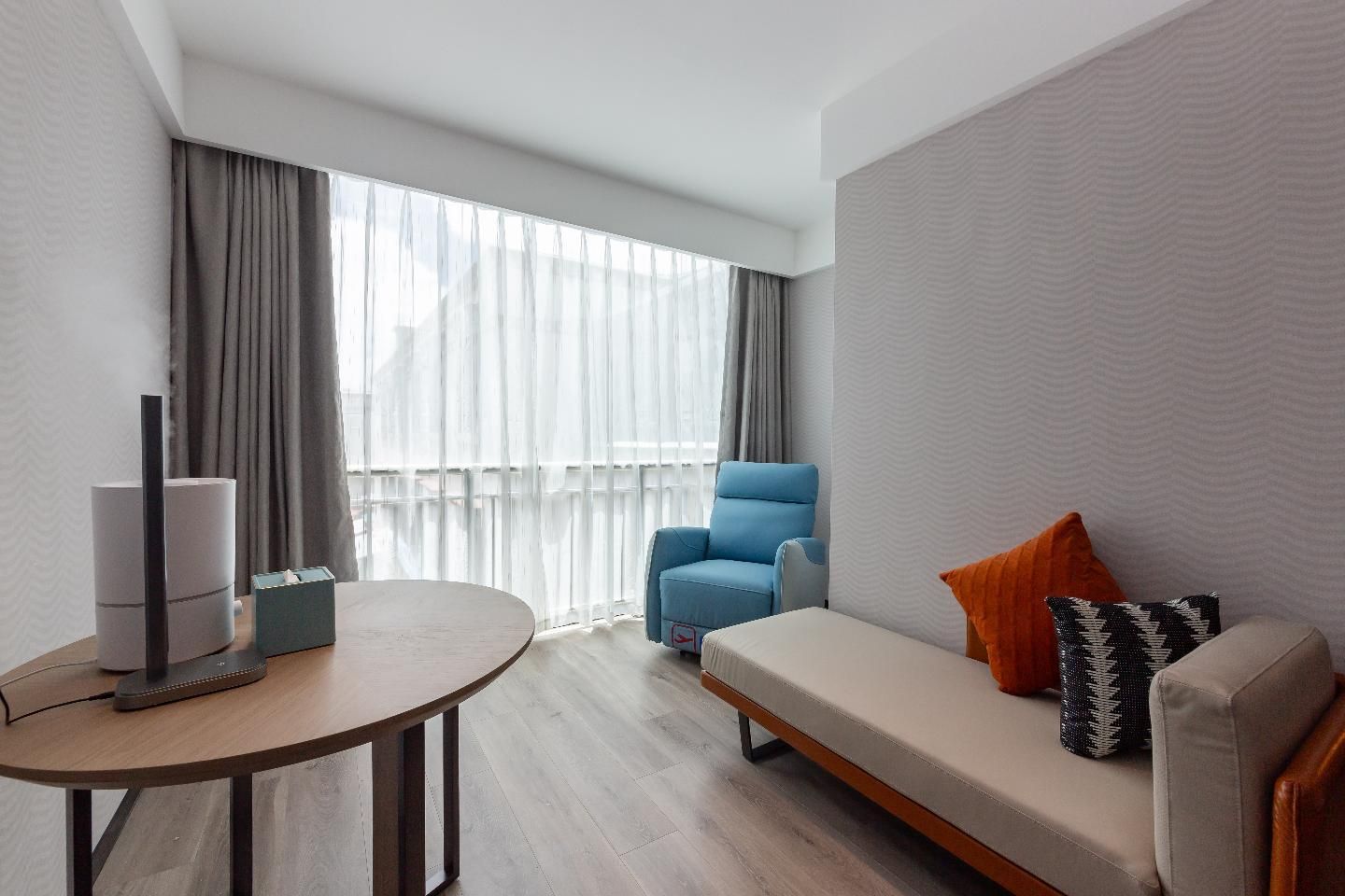 Dossen - Family Room