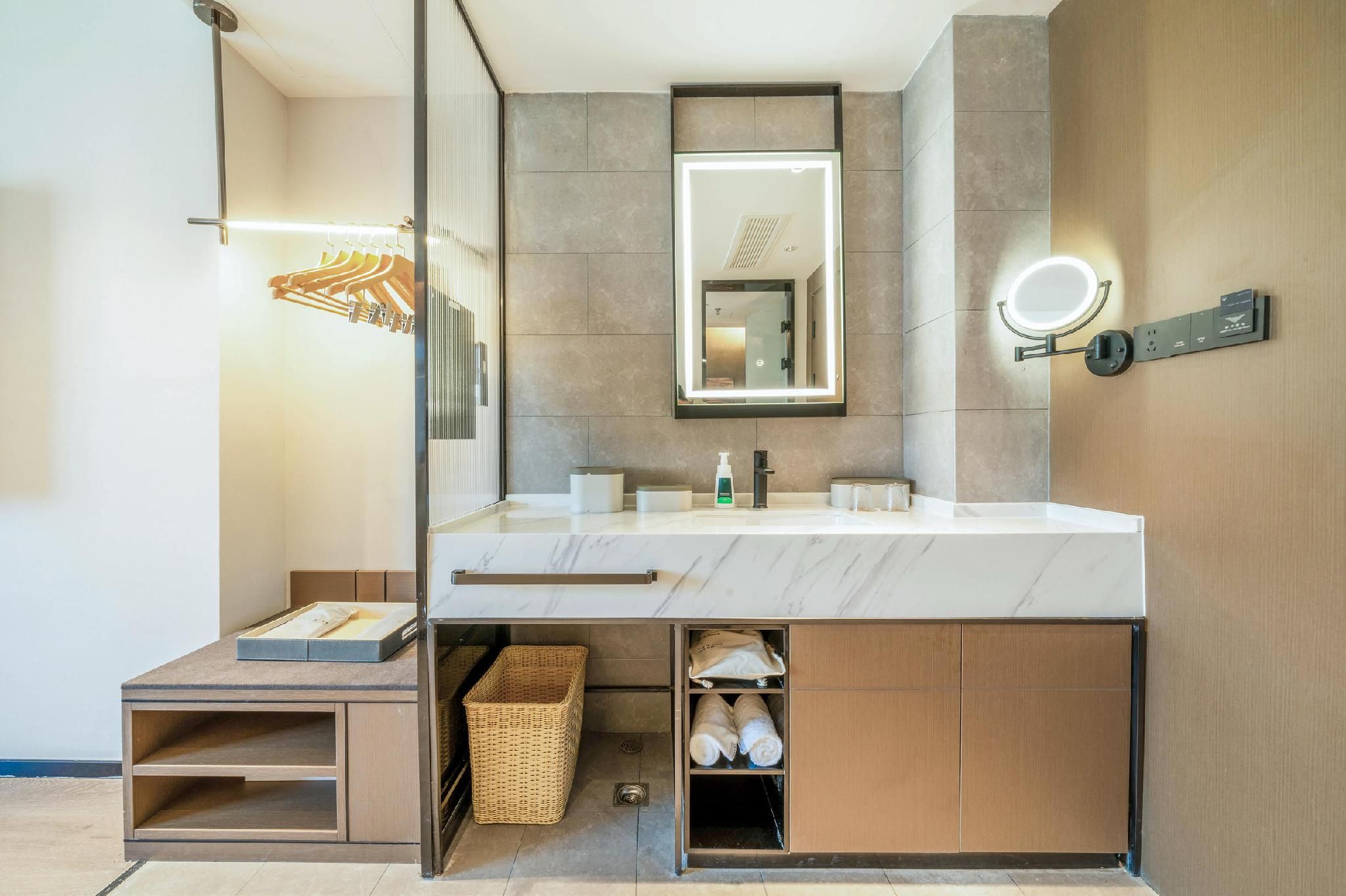 Atour Hotel Lhasa Liuwu Wanda Atour - JIMU Queen Room with View 3